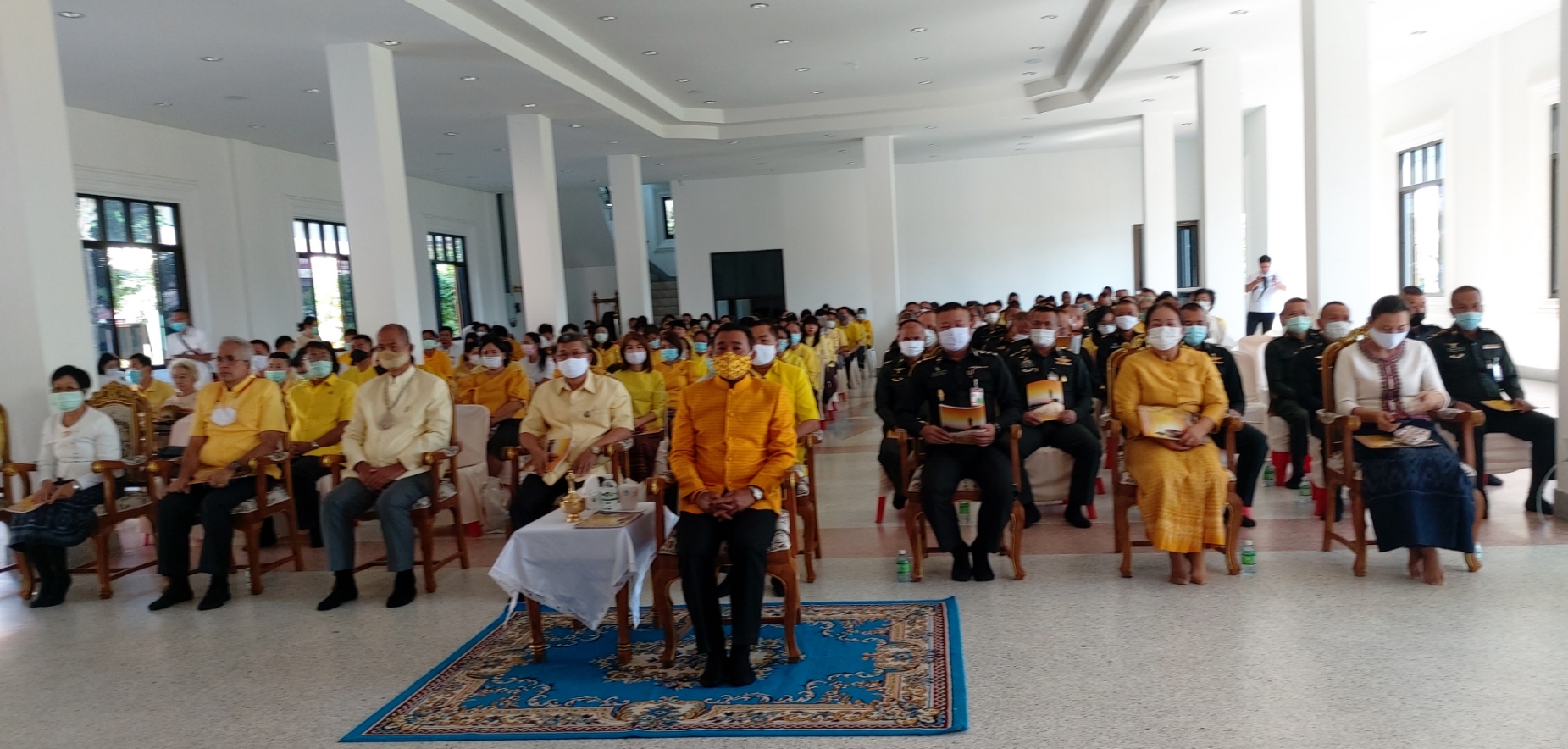 ? พช.ขอนแก่น : ร่วมพิธีเจริญพระพุทธมนต์เพื่อความเป็นสิริมงคลให้กับแผ่นดินและปวงชนชาวไทยทุกหมู่เหล่า ในโอกาสวันชาติ และวันพ่อแห่งชาติ 5 ธันวาคม 2563 ?