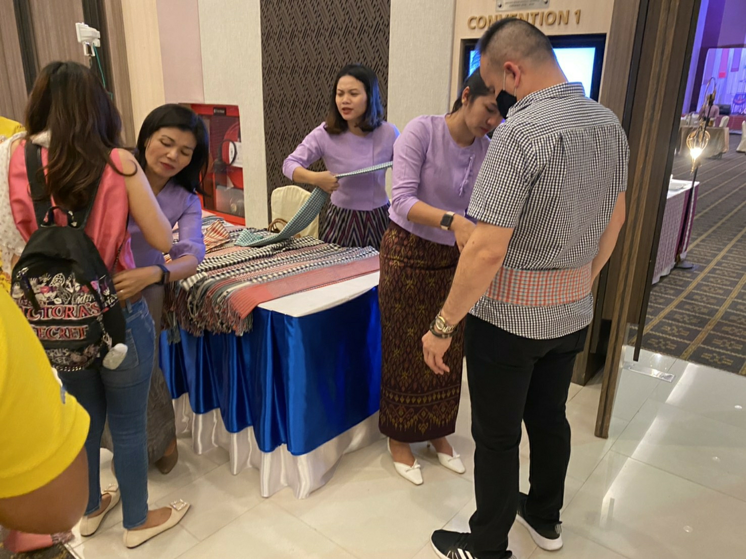 ? พช.ขอนแก่น : ร่วมต้อนรับคณะศึกษาดูงาน หลักสูตร นักบริหารยุทธศาตร์การป้องกันและปราบปรามยาเสพติดระดับสูง (นบส.ปปส.) รุ่นที่ 2 ?
