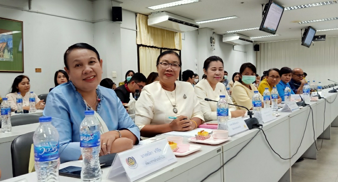 ? พช.ขอนแก่น : จัดประชุมคณะทำงานจัดแสดงและจำหน่ายผลิตภัณฑ์หนึ่งตำบล หนึ่งผลิตภัณฑ์ ในงานเทศกาลไหมนานาชาติ ประเพณีผูกเสี่ยว และงานกาชาดจังหวัดขอนแก่น ประจำปี 2563?