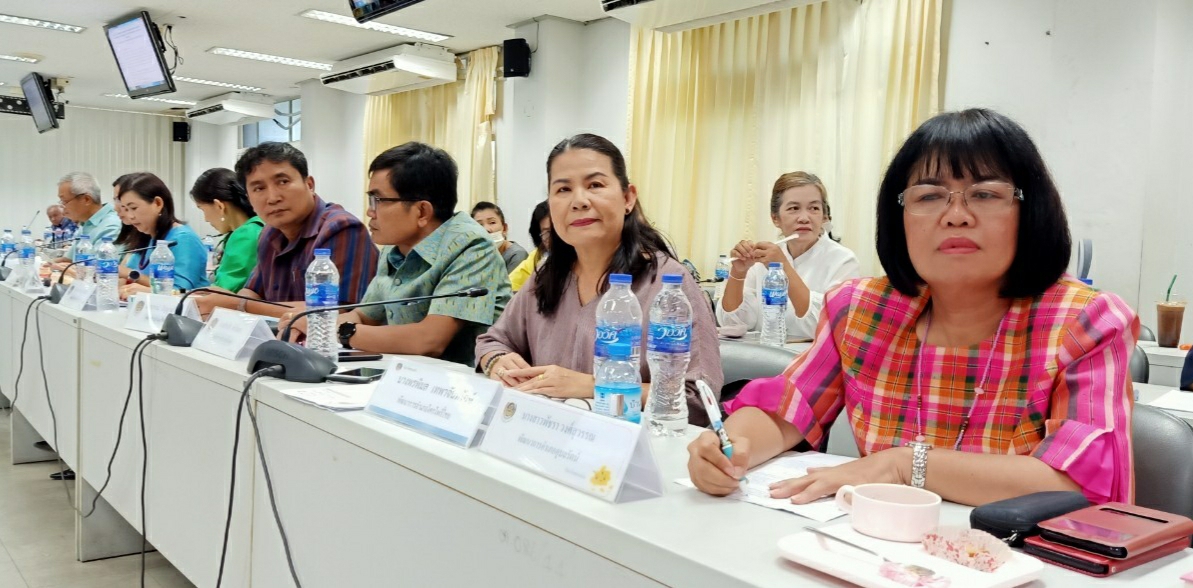 ? พช.ขอนแก่น : จัดประชุมคณะทำงานจัดแสดงและจำหน่ายผลิตภัณฑ์หนึ่งตำบล หนึ่งผลิตภัณฑ์ ในงานเทศกาลไหมนานาชาติ ประเพณีผูกเสี่ยว และงานกาชาดจังหวัดขอนแก่น ประจำปี 2563?