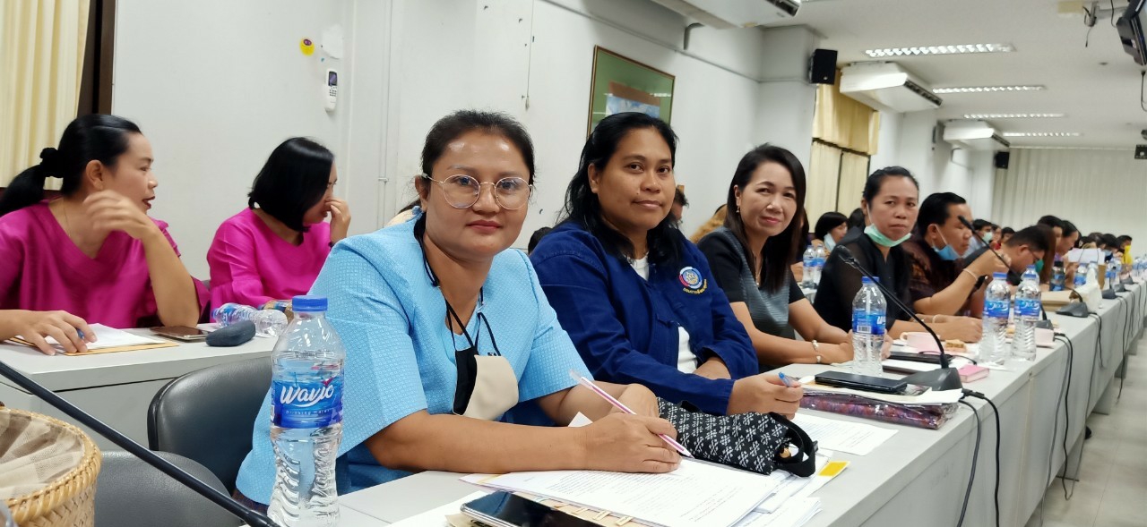 ? พช.ขอนแก่น : จัดประชุมคณะทำงานจัดแสดงและจำหน่ายผลิตภัณฑ์หนึ่งตำบล หนึ่งผลิตภัณฑ์ ในงานเทศกาลไหมนานาชาติ ประเพณีผูกเสี่ยว และงานกาชาดจังหวัดขอนแก่น ประจำปี 2563?