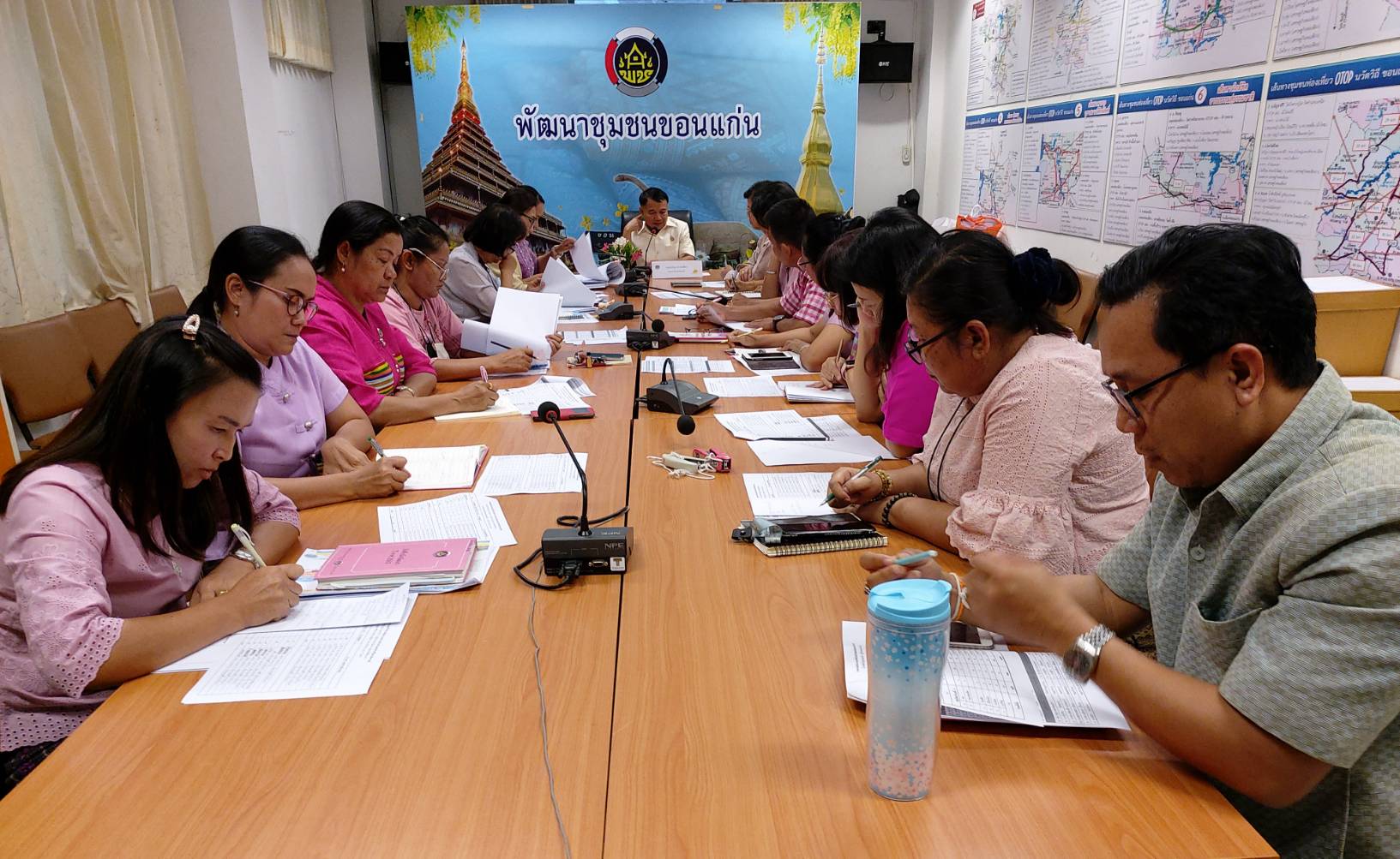 ? พช.ขอนแก่น : ประชุมเตรียมการติดตาม สนับสนุน ช่วยเหลือ แนะนำในการคัดเลือกบุคคลเพื่อจัดจ้างเป็นลูกจ้างเหมาบริการปฏิบัติภารกิจตามโครงการพัฒนาพื้นที่ต้นแบบการพัฒนาคุณภาพชีวิตตามหลักทฤษฎีใหม่ ประยุกต์สู่ “โคก หนอง นา โมเดล”?