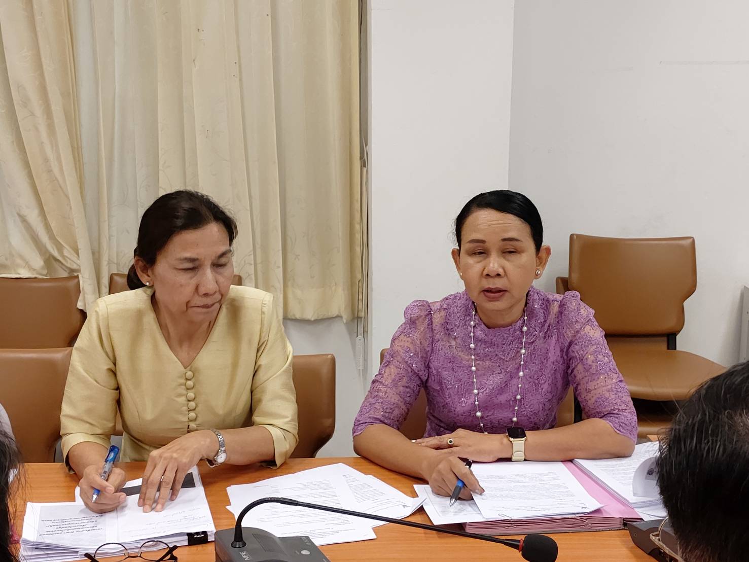 ? พช.ขอนแก่น : ประชุมเตรียมการติดตาม สนับสนุน ช่วยเหลือ แนะนำในการคัดเลือกบุคคลเพื่อจัดจ้างเป็นลูกจ้างเหมาบริการปฏิบัติภารกิจตามโครงการพัฒนาพื้นที่ต้นแบบการพัฒนาคุณภาพชีวิตตามหลักทฤษฎีใหม่ ประยุกต์สู่ “โคก หนอง นา โมเดล”?