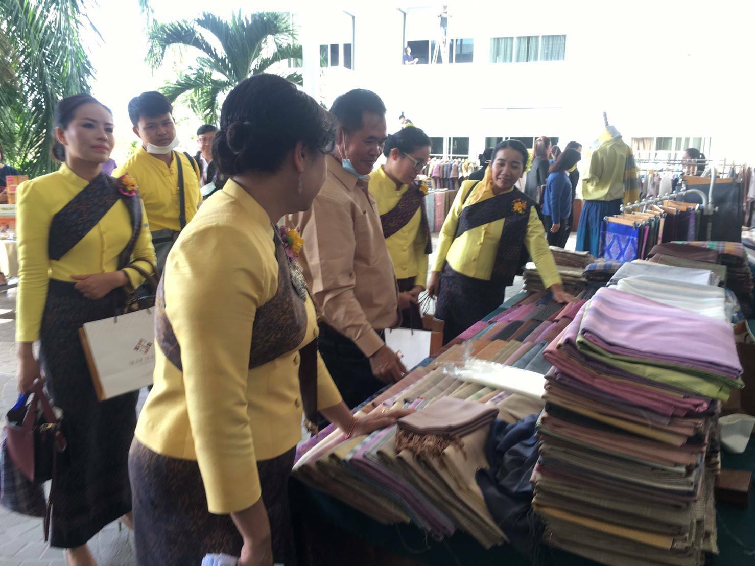 ? พช.ขอนแก่น : ร่วมต้อนรับจคณะผู้บริหารตามหลักสูตรวิทยาลัยป้องกันราชอาณาจักร (วปอ.) ปี 2563ในโอกาสเดินทางมาศึกษาดูงานในพื้นที่จังหวัดขอนแก่น ?
