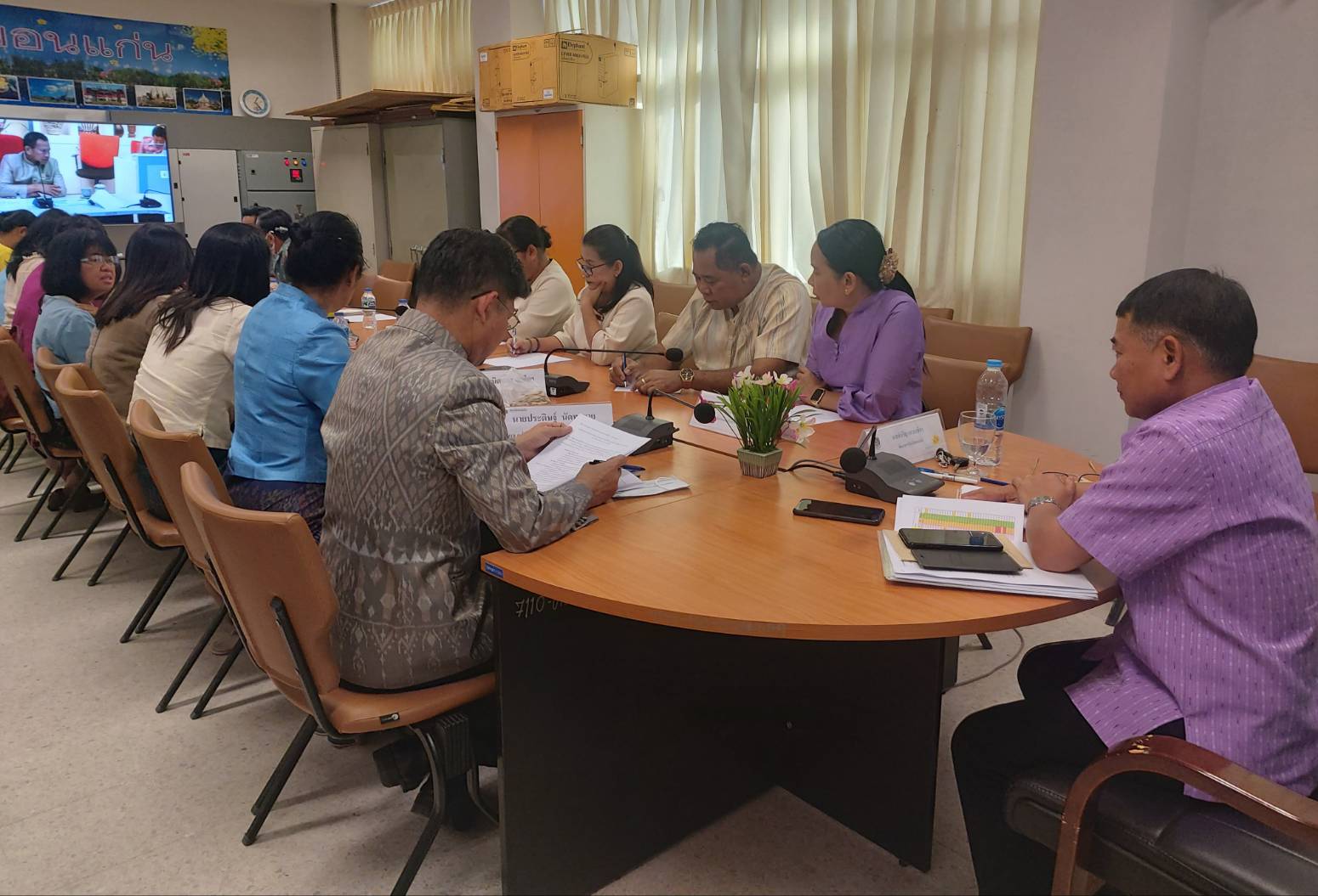 ? พช.ขอนแก่น : ร่วมประชุมรับฟังการชี้แจงการขับเคลื่อนโครงการพัฒนาพื้นที่ต้นแบบการพัฒนาคุณภาพชีวิต ประยุกต์สู่ “โคก หนอง นาโมเดล ผ่านระบบวีดีทัศน์ทางไกล Vedio Conference?