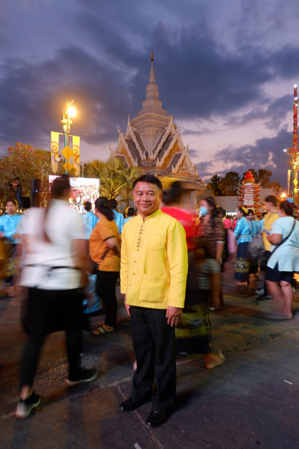 ? พช.ขอนแก่น : ร่วมพิธีรำบวงสรวง 10 สิ่งศักดิ์สิทธิ์ ฉลองครบรอบ 223 ปี เมืองขอนแก่น ?