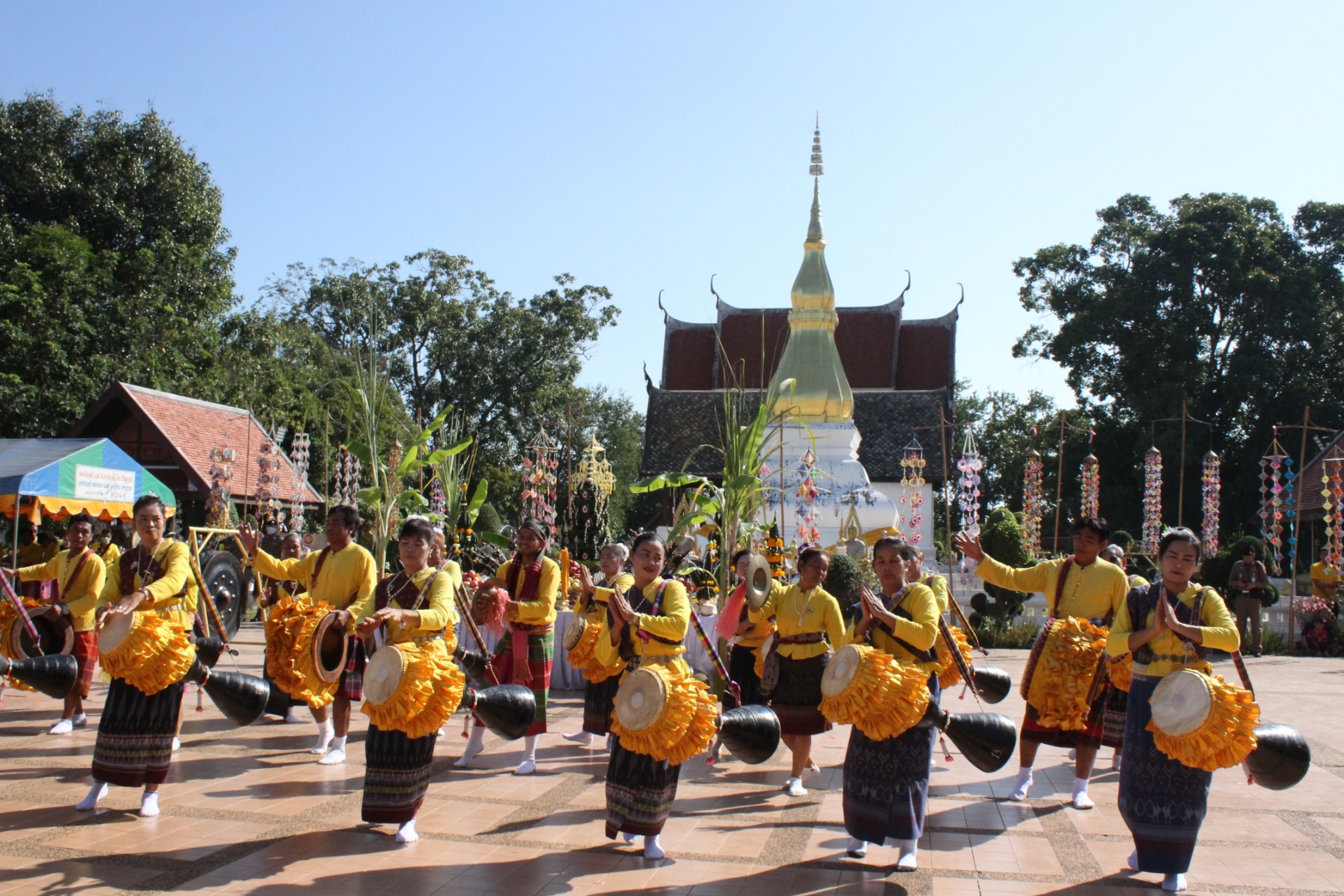 ? พช.ขอนแก่น : ร่วมพิธีบวงสรวงองค์พรธาตุขามแก่น สิ่งศักดิ์สิทธิ์คู่บ้านคู่เมืองจังหวัดขอนแก่น ?