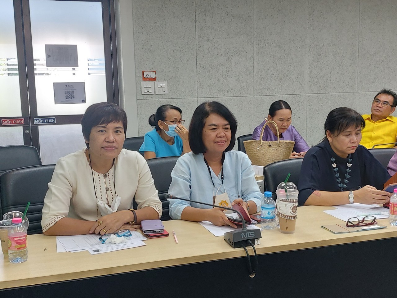 ? พช.ขอนแก่น : ประชุมเตรียมความพร้อมพิธีลงนาม MOU การขับเคลื่อนโครงการ “คู่เสี่ยว เกี่ยวก้อย แก้จนคนขอนแก่น” ?