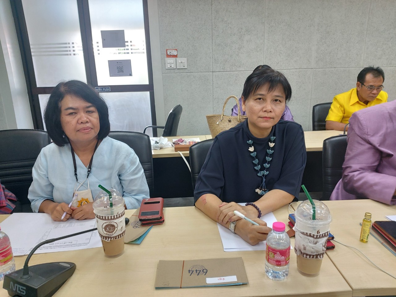 ? พช.ขอนแก่น : ประชุมเตรียมความพร้อมพิธีลงนาม MOU การขับเคลื่อนโครงการ “คู่เสี่ยว เกี่ยวก้อย แก้จนคนขอนแก่น” ?