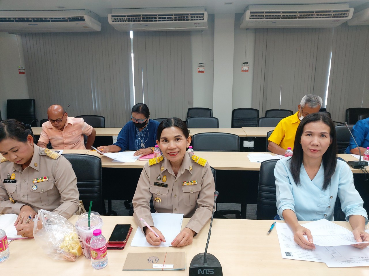 ? พช.ขอนแก่น : ประชุมเตรียมความพร้อมพิธีลงนาม MOU การขับเคลื่อนโครงการ “คู่เสี่ยว เกี่ยวก้อย แก้จนคนขอนแก่น” ?