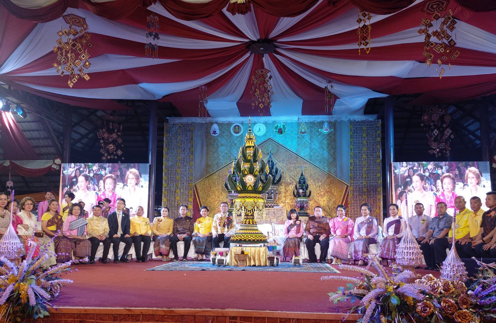 ? พช.ขอนแก่น : พัฒนาการจังหวัดขอนแก่นร่วมพิธีเปิดงานเทศกาลไหมนานาชาติประเพณีผูกเสี่ยว และงานกาชาดจังหวัดขอนแก่น ประจำปี 2563 ?
