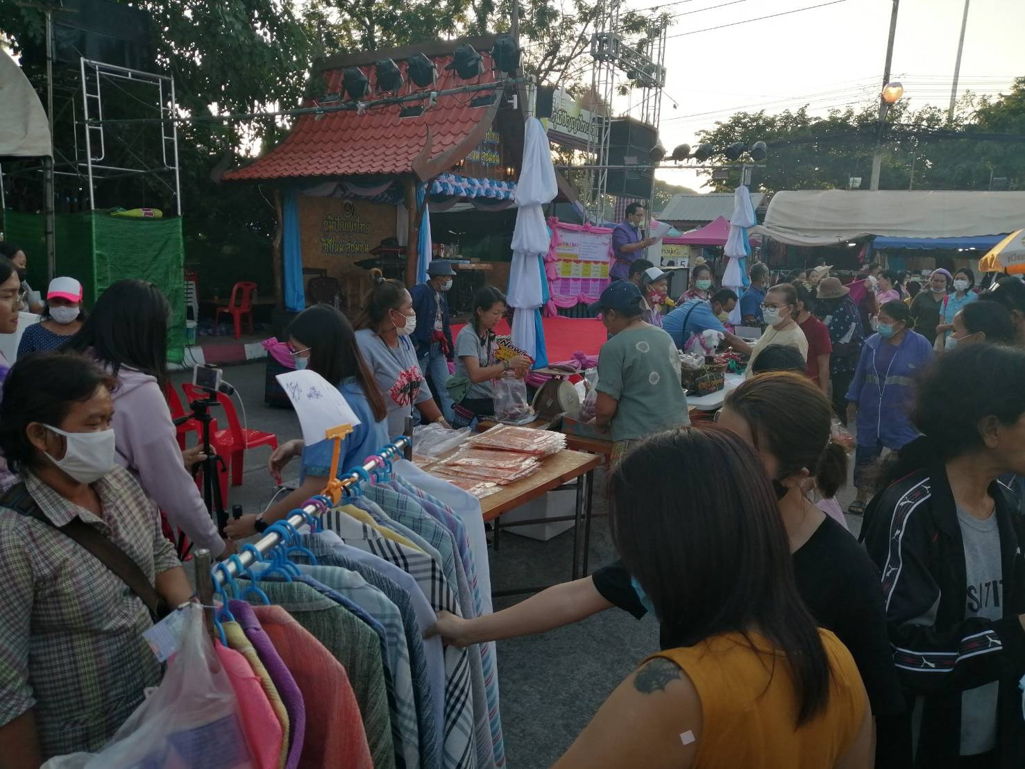? พช.ขอนแก่น : “ภูมิปัญญาไทย วิถีใหม่ สู่ชุมชน” ในงานเทศกาลไหมนานาชาติประเพณีผูกเสี่ยว และงานกาชาดจังหวัดขอนแก่น ประจำปี 2563 ?