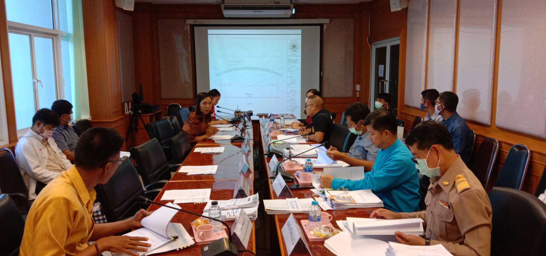 ? พช.ขอนแก่น : ร่วมประชุมคณะกรรมการพิจารณากลั่นกรองโครงการประจำปีงบประมาณ พ.ศ.2565 งบเงินอุดหนุนเฉพาะกิจของเทศบาลตำบลและองค์การบริหารส่วนตำบล (โครงการฯ ด้านสังคม) ?