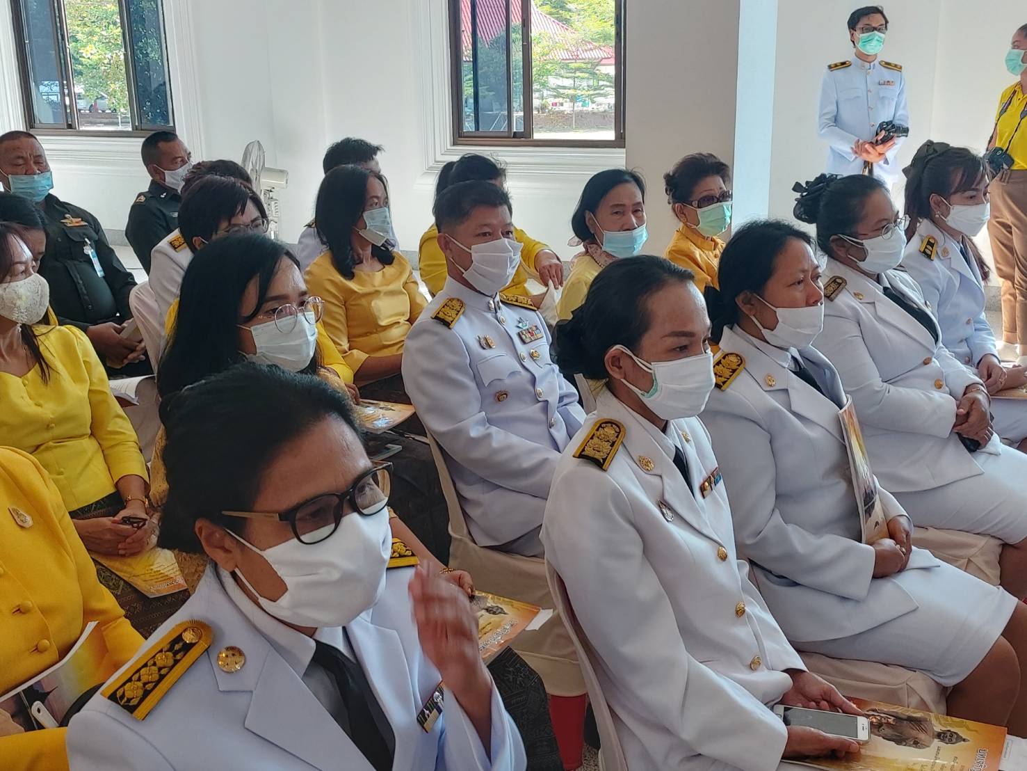 ?พช.ขอนแก่น : ร่วมพิธีเจริญพระพุทธมนต์ เนื่องในโอกาสวันคล้ายวันพระบรมราชสมภพ 5 ธันวาคม 2563?