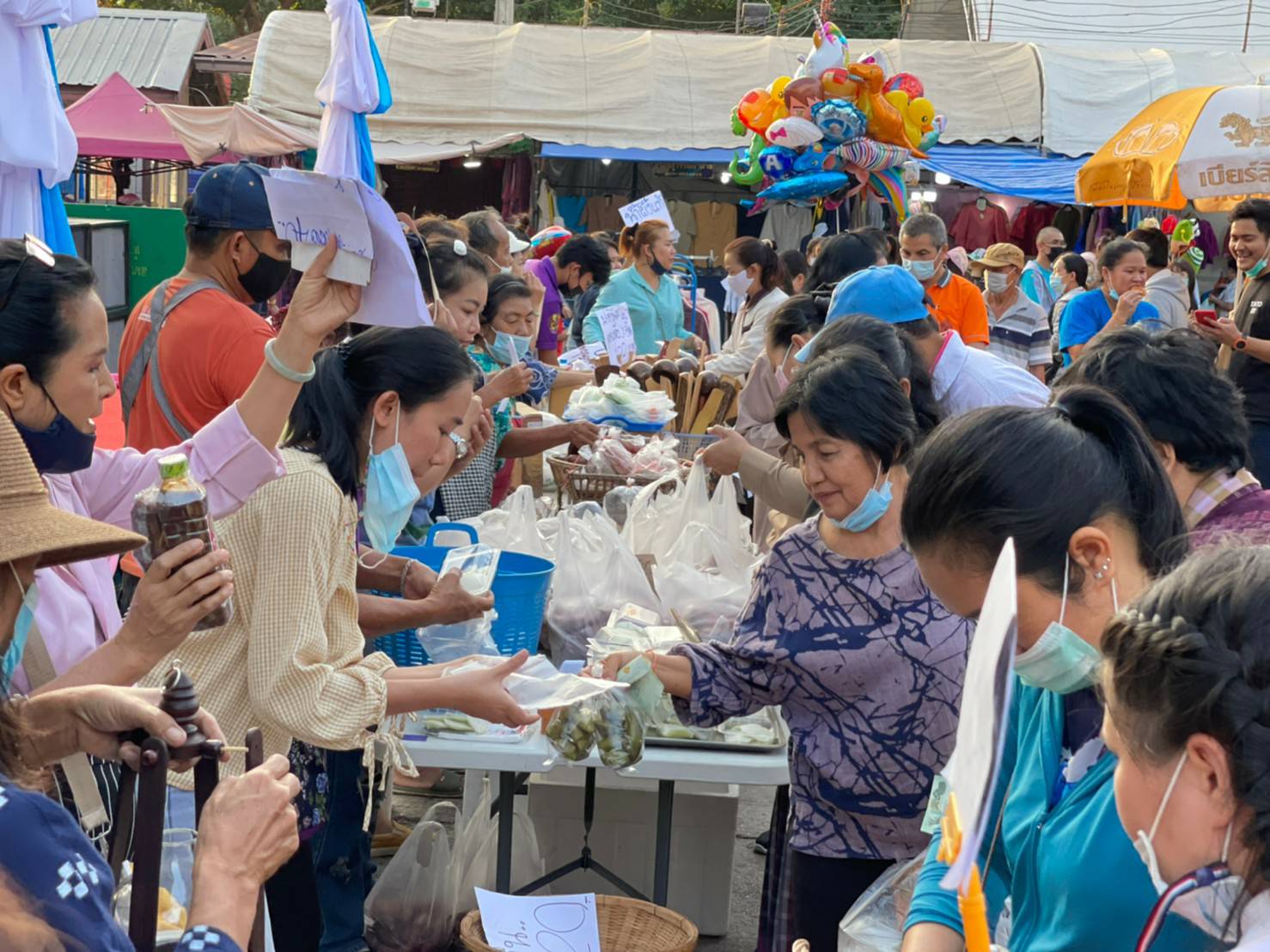 ? พช.ขอนแก่น : ผู้ตรวจราชการกรมการพัฒนาชุมชน เยี่ยมชมการจัดงาน OTOP “ภูมิปัญญาไทย วิถีใหม่ สู่ชุมชน” ในงานเทศกาลไหมนานาชาติประเพณีผูกเสี่ยว และงานกาชาดจังหวัดขอนแก่น ประจำปี 2563 ?