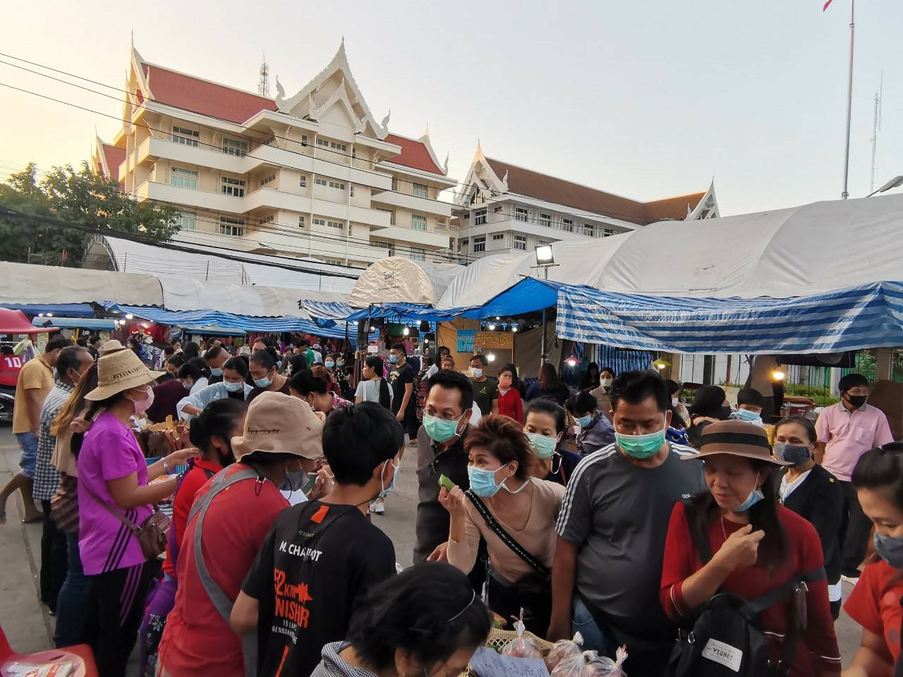 ? พช.ขอนแก่น : สิบสองวันยอดพุ่ง 40 ล้าน ! งาน “ภูมิปัญญาไทย วิถีใหม่ สู่ชุมชน” ในงานเทศกาลไหมนานาชาติ ประเพณีผูกเสี่ยว และงานกาชาดจังหวัดขอนแก่น ประจำปี 2563 ?