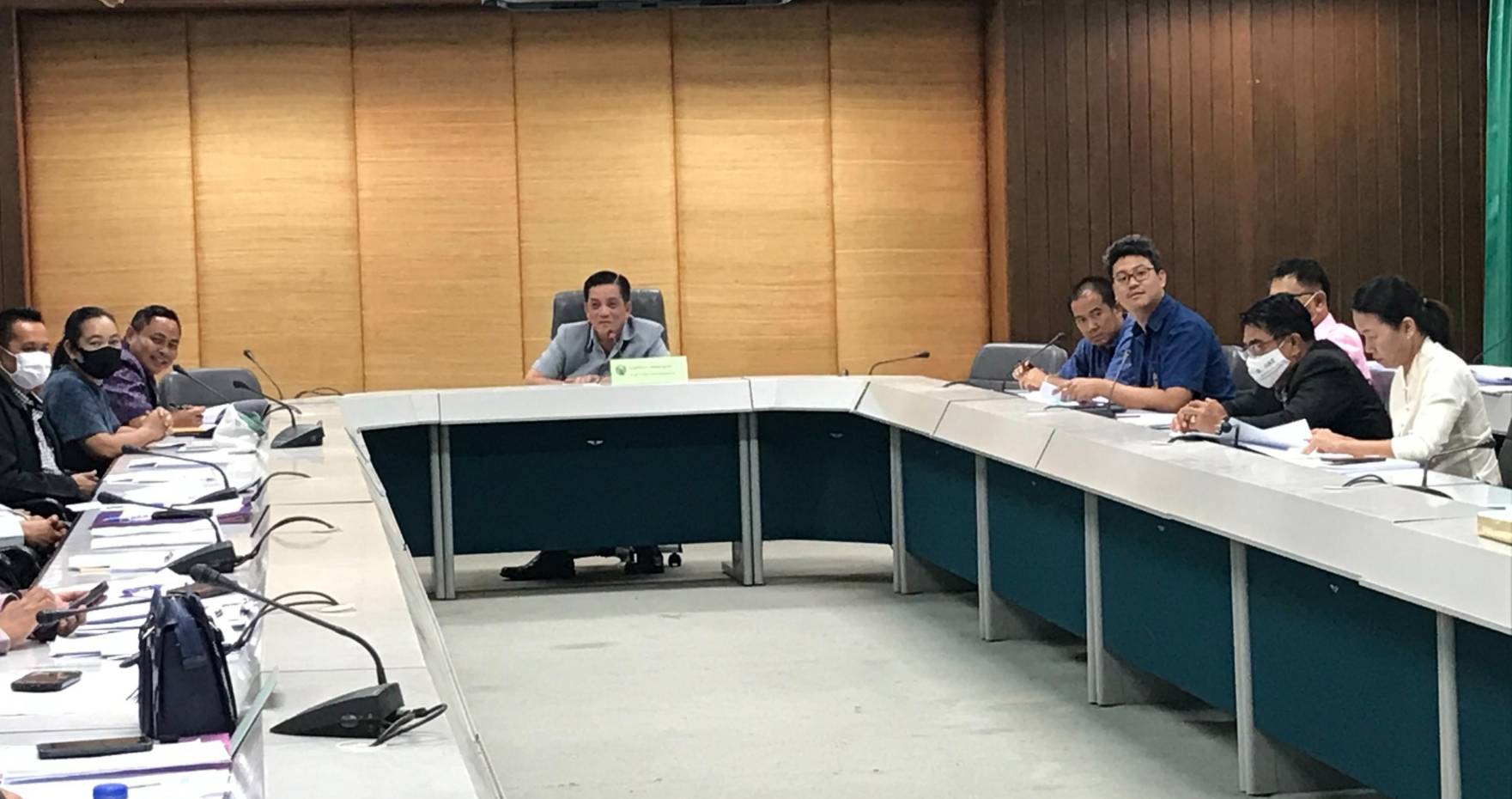 ?พช.ขอนแก่น : ร่วมประชุมคณะอนุกรรมการกลั่นกรองโครงการฝ่าวิกฤตด้วยเศรษฐกิจและสังคมฐานรากให้พัฒนาก้าวไปตามแนวพระราชดำริ?