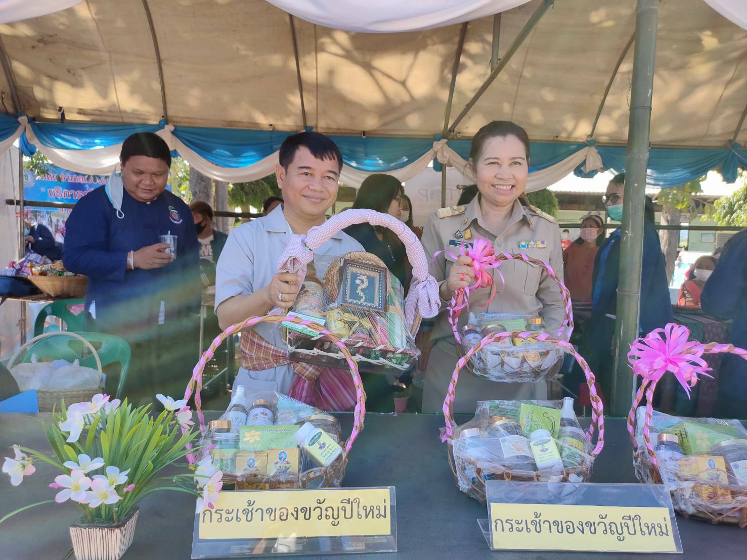 ? พช.ขอนแก่น : ร่วมกิจกรรมหน่วยแพทย์เคลื่อนที่ พอ.สว. และหน่วยบำบัดทุกข์ บำรุงสุข สร้างรอยยิ้มให้ประชาชน ณ อำเภอเขาสวนกวาง จังหวัดขอนแก่น?