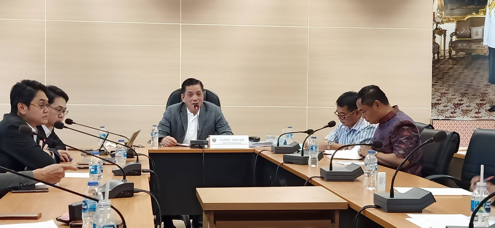 ? พช.ขอนแก่น : ร่วมประชุมคณะทำงานชุดปฏิบัติการขับเคลื่อนการแก้ไขปัญหาความยากจน ตามภารกิจใน 5 มิติ ตามโครงการ “คู่เสี่ยว เกี่ยวก้อย แก้จนคนขอนแก่น”?