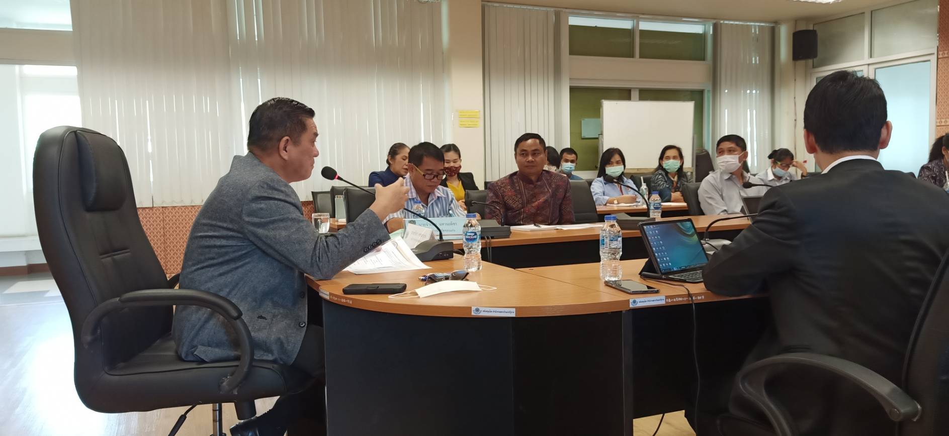 ? พช.ขอนแก่น : ร่วมประชุมคณะทำงานชุดปฏิบัติการขับเคลื่อนการแก้ไขปัญหาความยากจน ตามภารกิจใน 5 มิติ ตามโครงการ “คู่เสี่ยว เกี่ยวก้อย แก้จนคนขอนแก่น”?