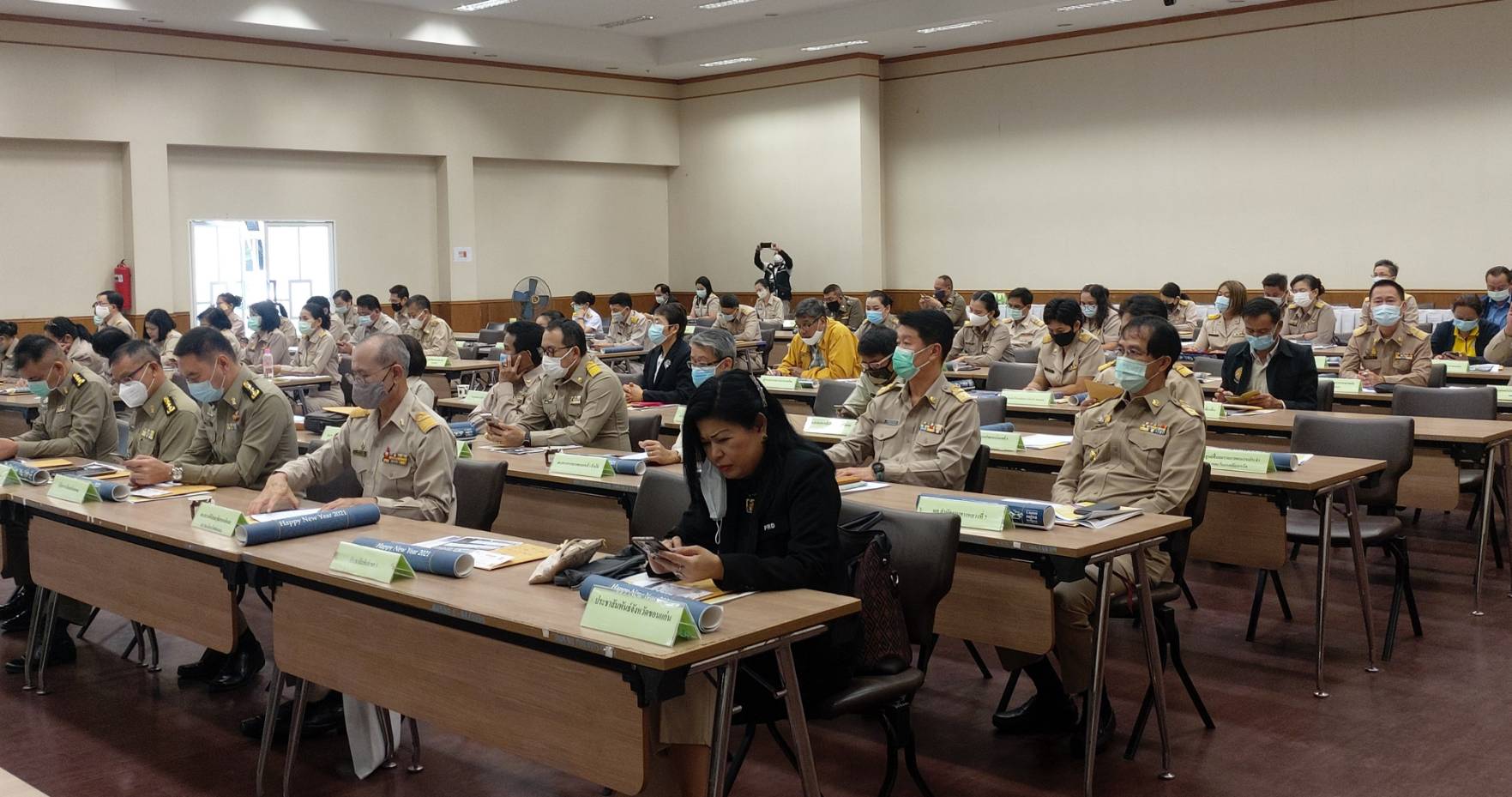 ? พช.ขอนแก่น : ร่วมประชุมหัวหน้าส่วนราชการ สังกัดกระทรวงมหาดไทย และประชุมกรมการจังหวัดขอนแก่น ครั้งที่ 12/2563 ?