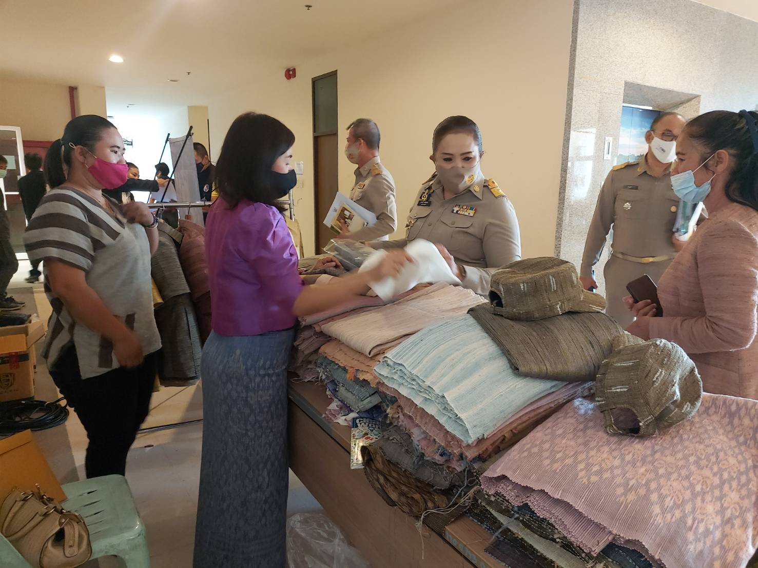 ? พช.ขอนแก่น : ร่วมประชุมหัวหน้าส่วนราชการ สังกัดกระทรวงมหาดไทย และประชุมกรมการจังหวัดขอนแก่น ครั้งที่ 12/2563 ?