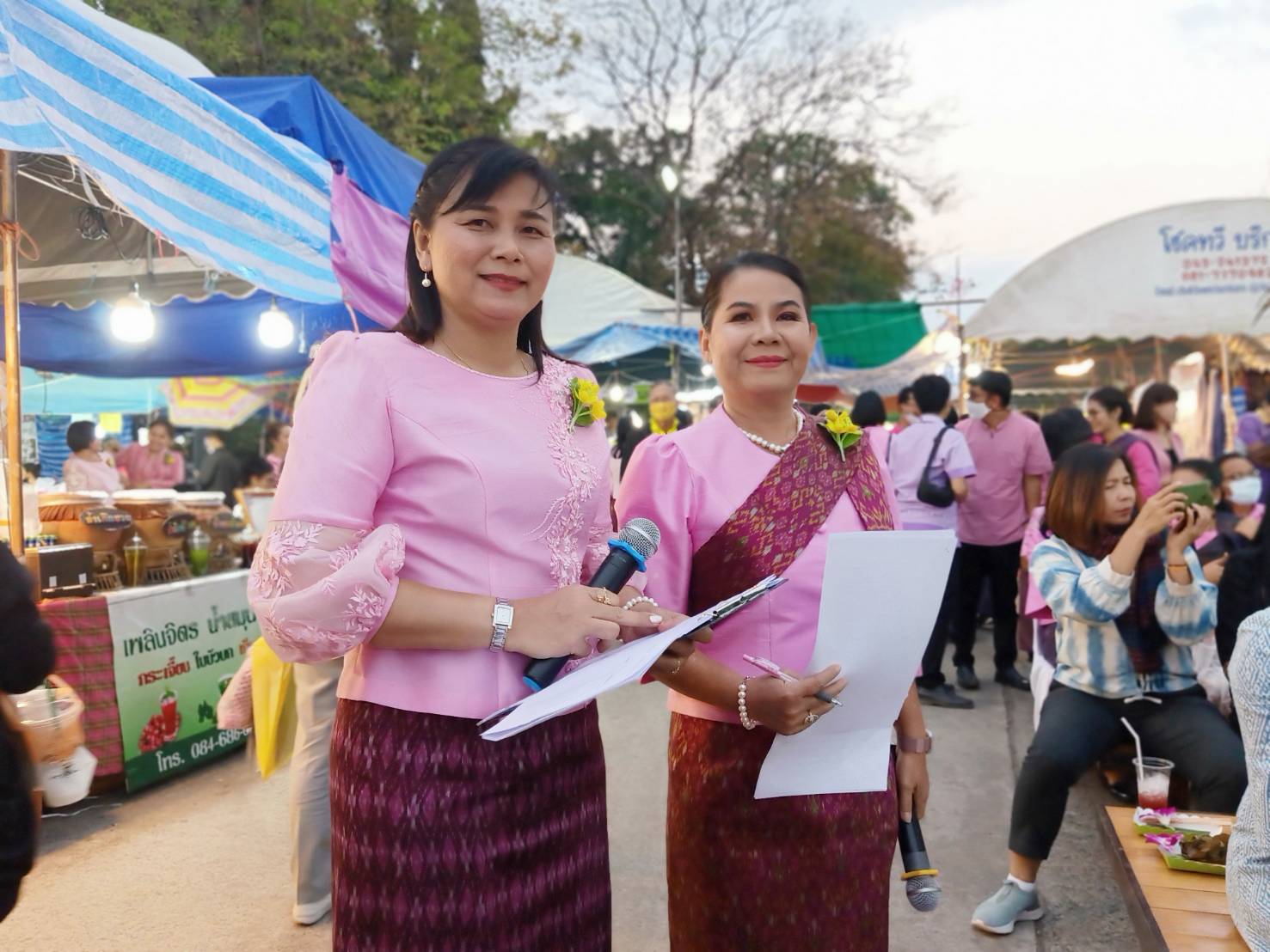 ? พช.ขอนแก่น : จัดยิ่งใหญ่ พิธีเปิดนิทรรศการการจัดแสดงและจำหน่ายผลิตภัณฑ์ชุมชน OTOP “ภูมิปัญญาไทย วิถีใหม่ สู่ชุมชน” ?