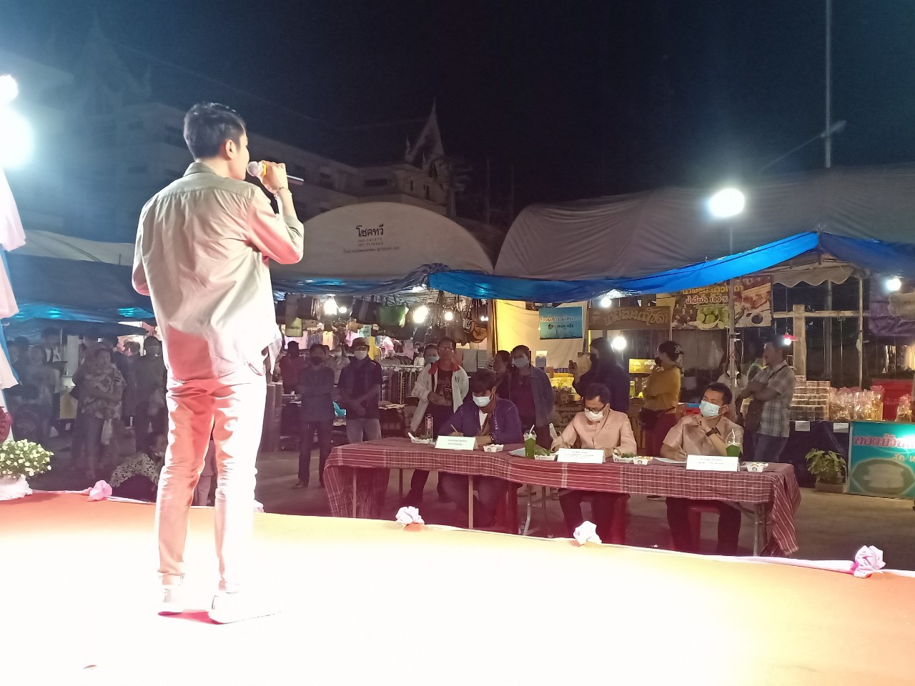 ? พช.ขอนแก่น : เปิดกิจกรรมการประกวดร้องเพลง OTOP ลูกทุ่งเสียงทอง ในงาน “ภูมิปัญญาไทย วิถีใหม่ สู่ชุมชน” งานเทศกาลไหมนานาชาติประเพณีผูกเสี่ยว และงานกาชาดจังหวัดขอนแก่น ประจำปี 2563 ?