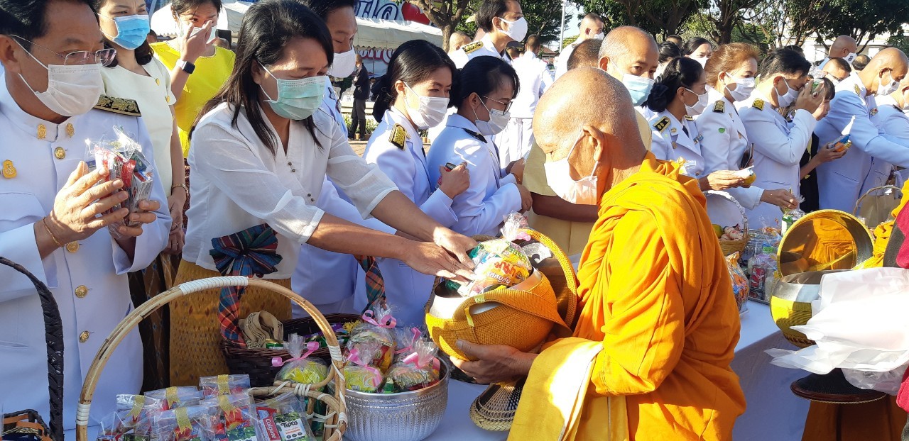 ? พช.ขอนแก่น : ร่วมกิจกรรมเนื่องในวันคล้ายวันพระราชสมภพ พระบาทสมเด็จพระบรมชนกาธิเบศร มหาภูมิพลอดุลยเดชมหาราช บรมนาถบพิตร วันชาติ และวันพ่อแห่งชาติ 5 ธันวาคม 2563?