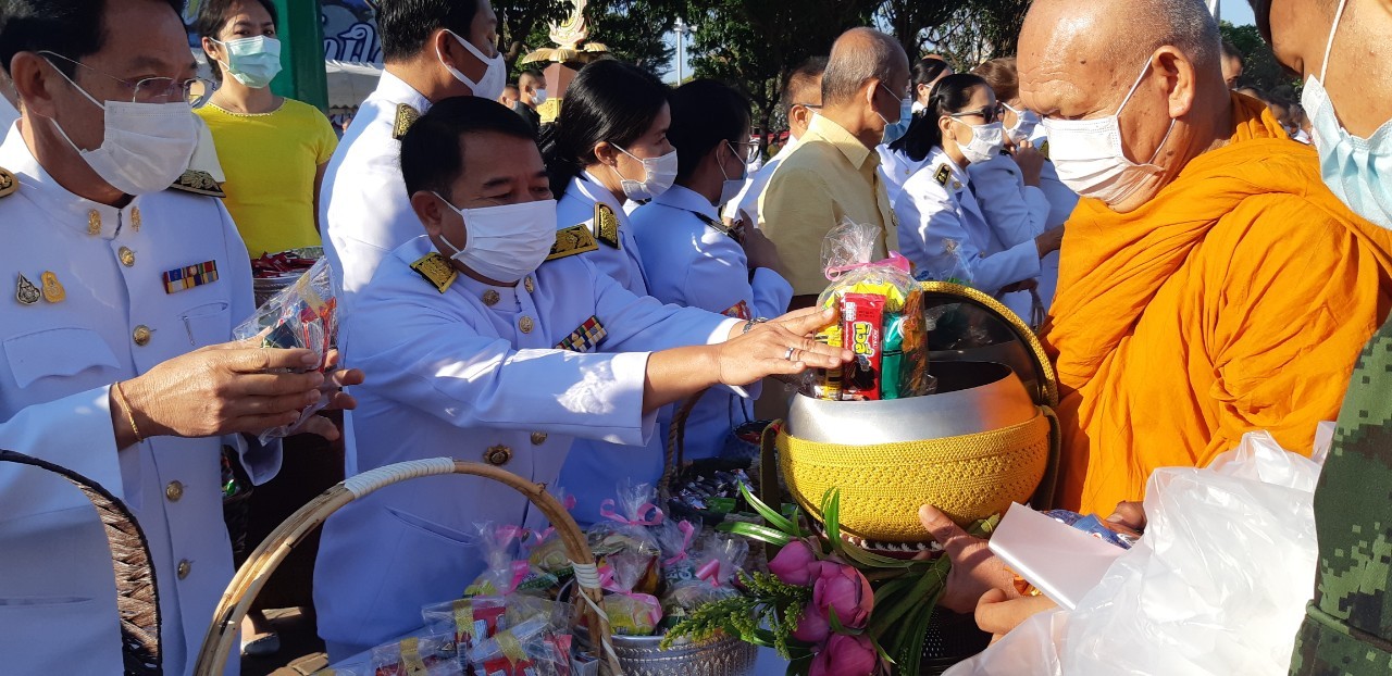 ? พช.ขอนแก่น : ร่วมกิจกรรมเนื่องในวันคล้ายวันพระราชสมภพ พระบาทสมเด็จพระบรมชนกาธิเบศร มหาภูมิพลอดุลยเดชมหาราช บรมนาถบพิตร วันชาติ และวันพ่อแห่งชาติ 5 ธันวาคม 2563?