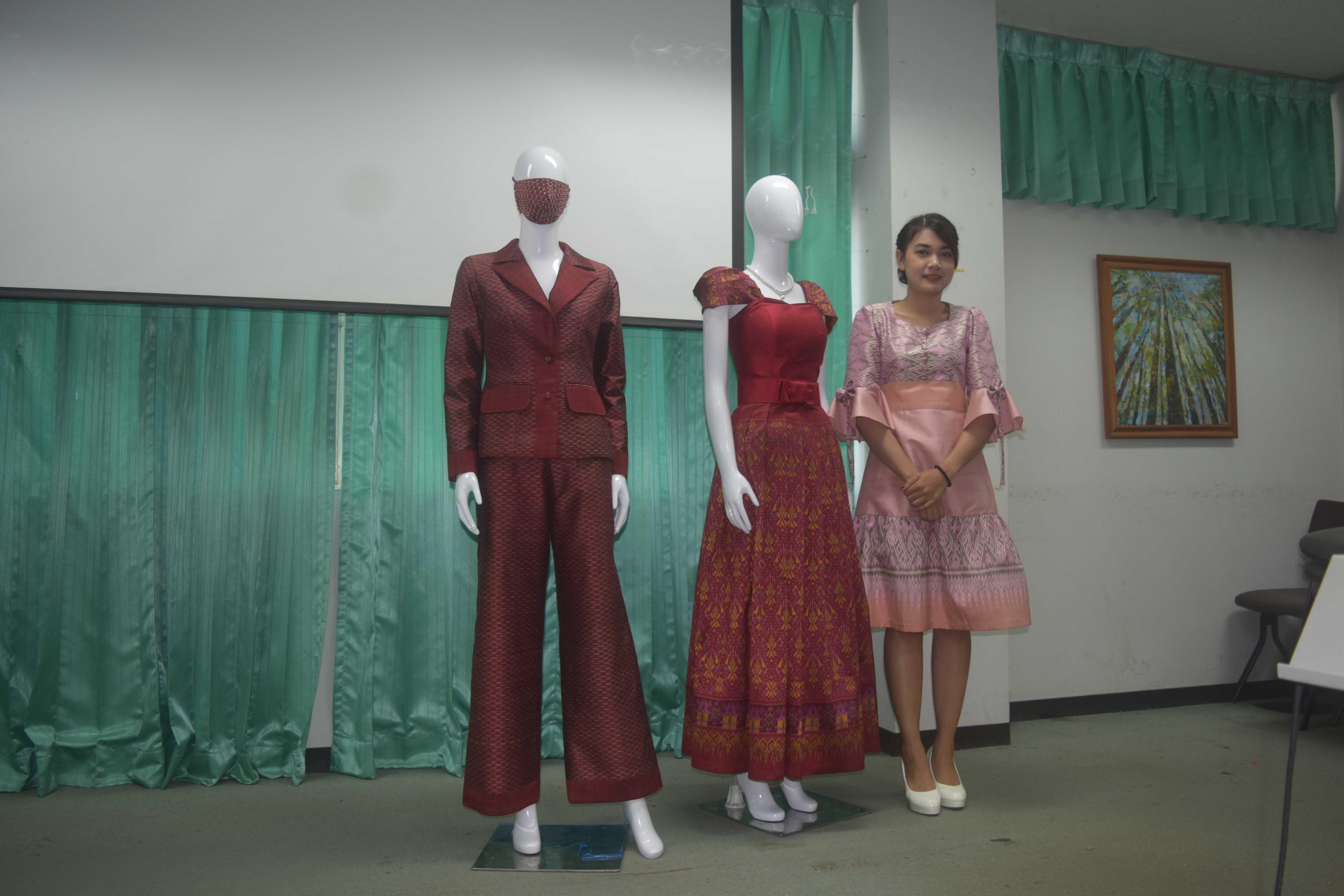 ? จังหวัดขอนแก่น : จัดประกวดออกแบบผ้าตามโครงการ CDD Young Designer Contest ?