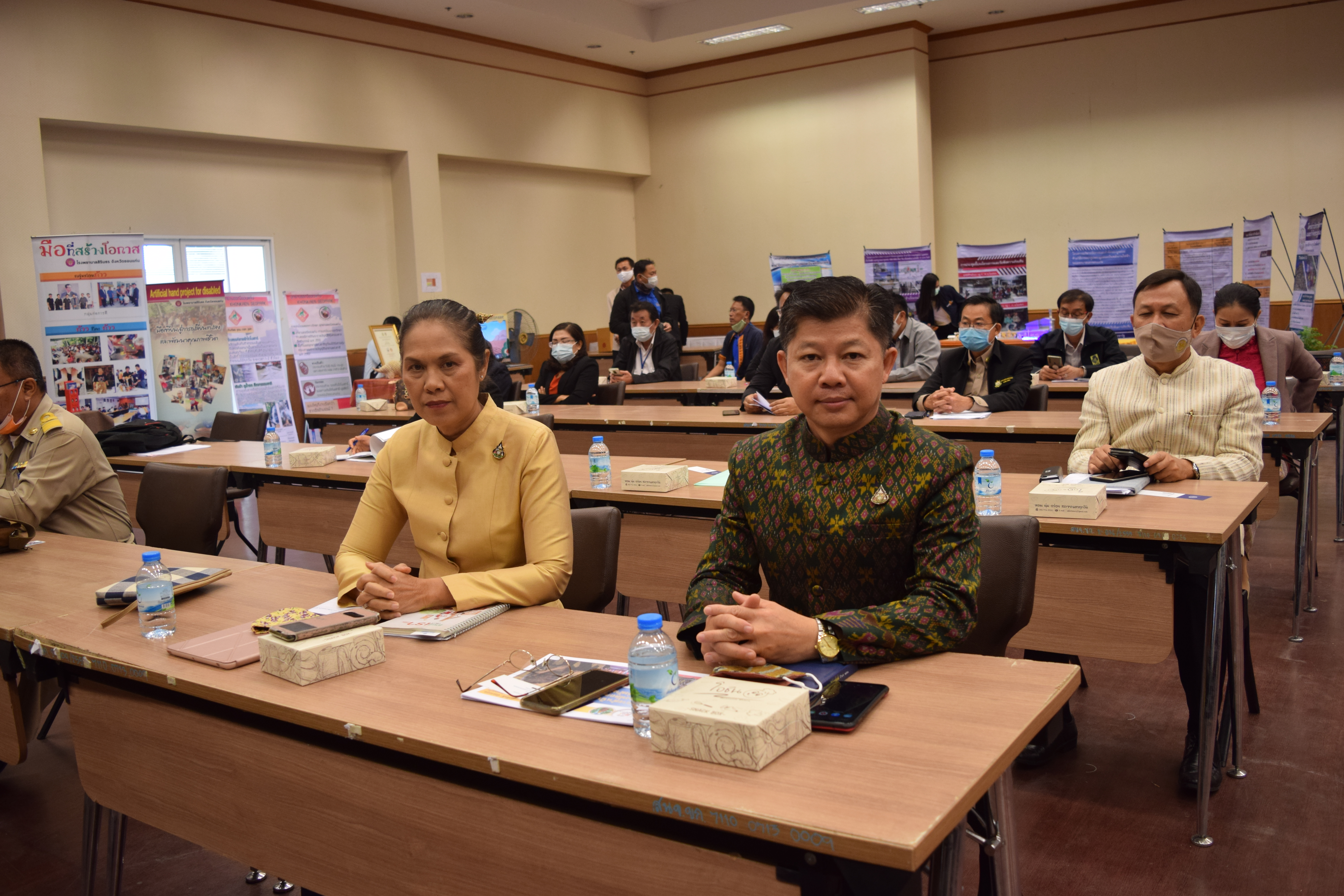 ? พช.ขอนแก่น : ร่วมประชุมติดตามการปฏิบัติราชการในพื้นที่กลุ่มภาคตะวันออกเฉียงเหนือตอนกลาง และเขตตรวจราชการที่ 12 ของรองนายกรัฐมนตรี (นายดอน ปรมัตถ์วินัย) ระหว่างวันที่ 24 – 26 ธันวาคม 2563 ณ จังหวัดขอนแก่น?