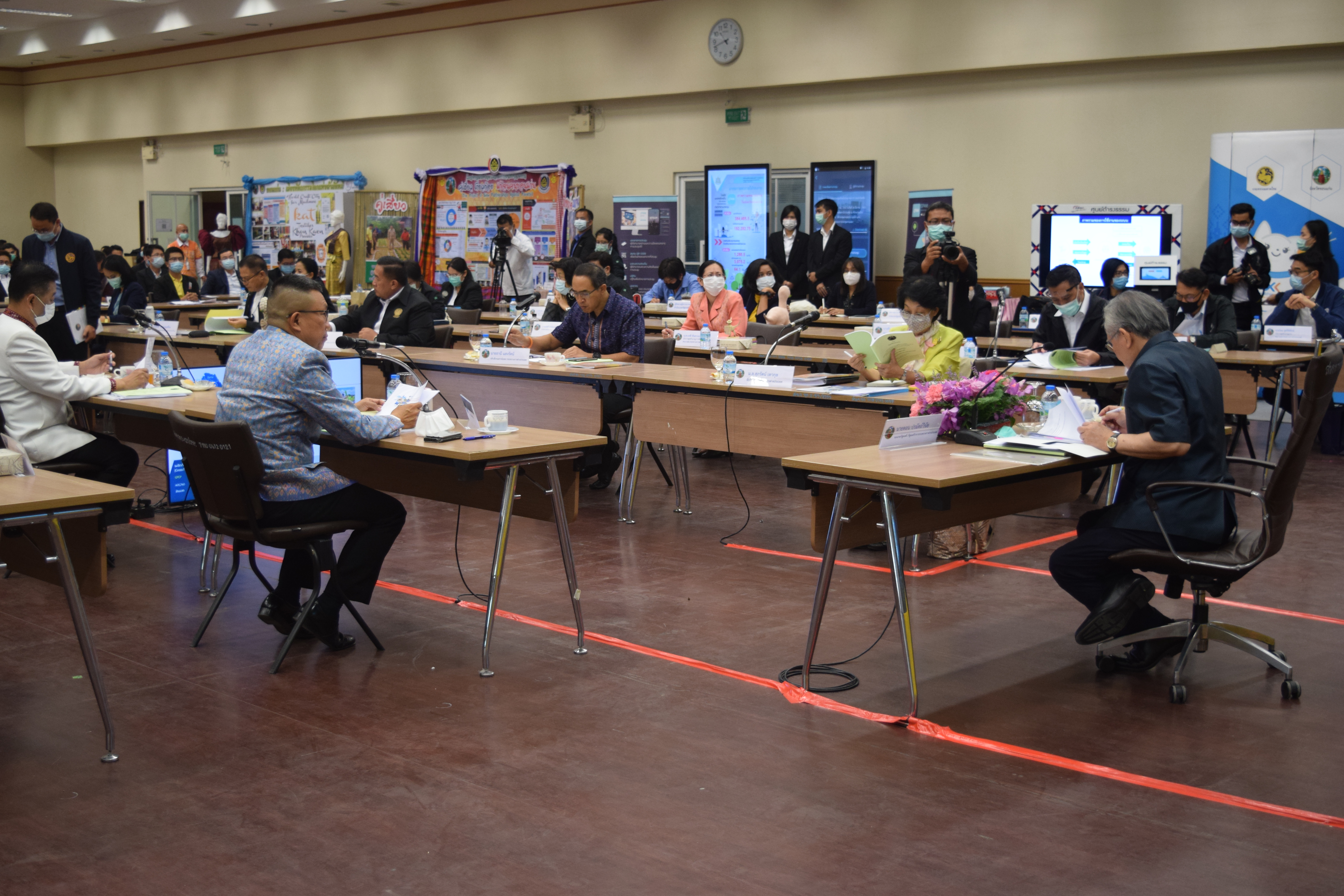 ? พช.ขอนแก่น : ร่วมประชุมติดตามการปฏิบัติราชการในพื้นที่กลุ่มภาคตะวันออกเฉียงเหนือตอนกลาง และเขตตรวจราชการที่ 12 ของรองนายกรัฐมนตรี (นายดอน ปรมัตถ์วินัย) ระหว่างวันที่ 24 – 26 ธันวาคม 2563 ณ จังหวัดขอนแก่น?