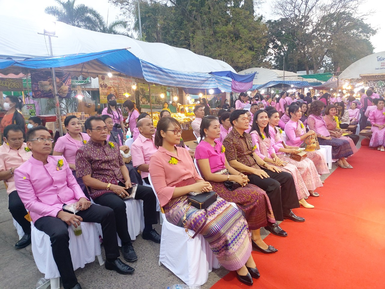 ? พช.ขอนแก่น : จัดยิ่งใหญ่ พิธีเปิดนิทรรศการการจัดแสดงและจำหน่ายผลิตภัณฑ์ชุมชน OTOP “ภูมิปัญญาไทย วิถีใหม่ สู่ชุมชน” ?