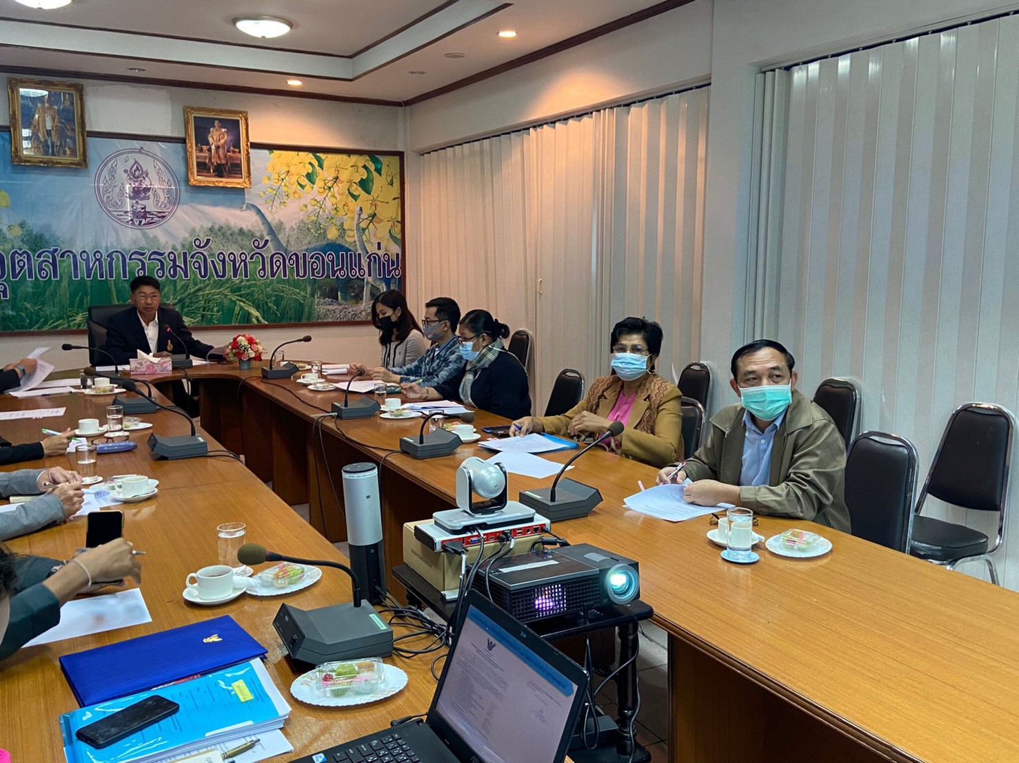 ? พช.ขอนแก่น : เข้าร่วมการประชุมคณะทำงานขับเคลื่อนการดำเนินกิจกรรมการพัฒนาและออกแบบบรรจุภัณฑ์ ภายใต้โครงการส่งเสริมเมืองหัตกรรมโลกแห่งผ้ามัดหมี่ ครั้งที่ 1/2564 ?