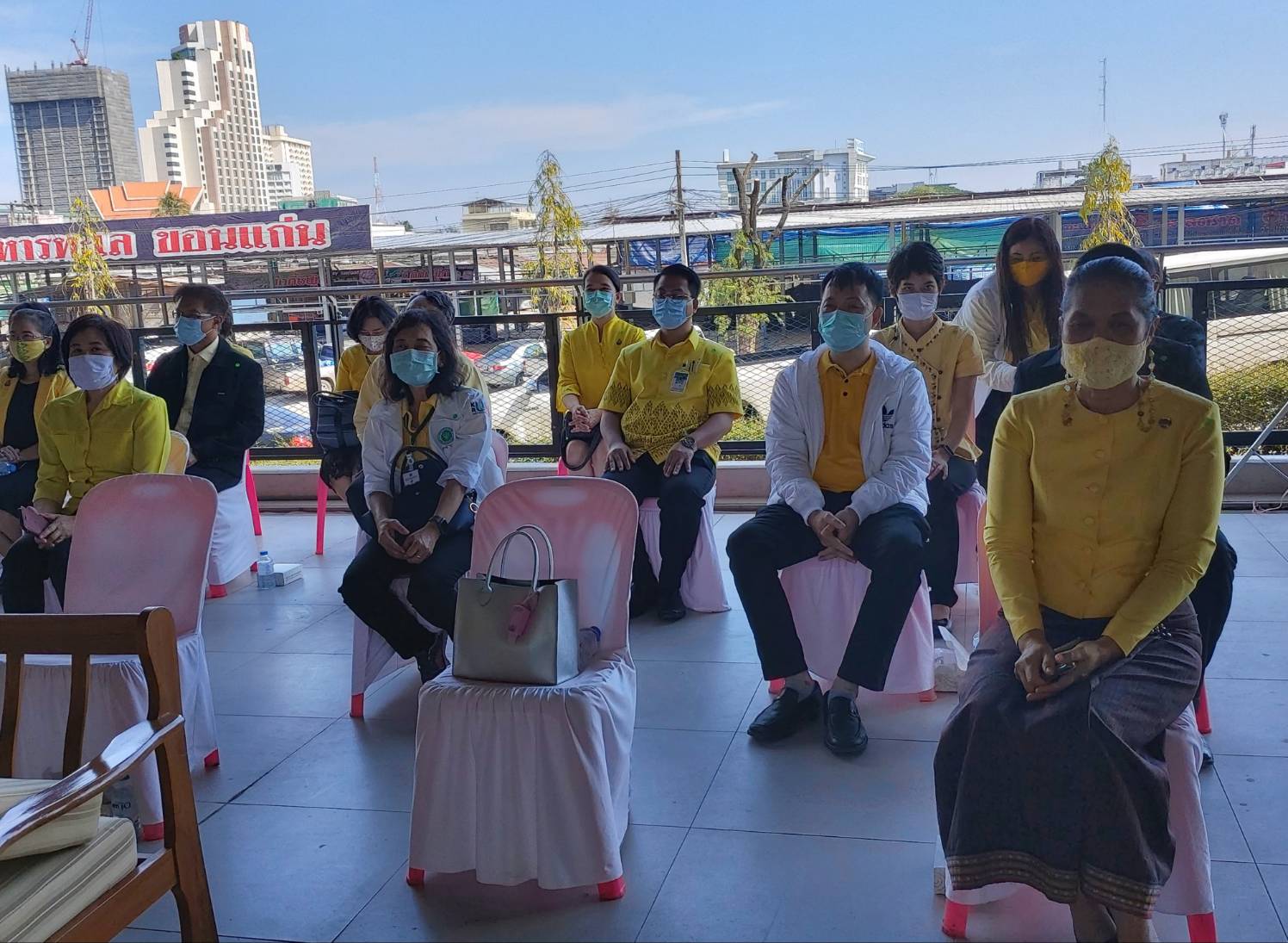 ? พช.ขอนแก่น : ร่วมโครงการรณรงค์ขับเคลื่อนนโยบาย “คนขอนแก่นทุกครอบครัวมีหมอประจำตัว 3 คน” ภายใต้โครงการของขวัญปีใหม่ ของขวัญวันเด็ก กระทรวงสาธารณสุข?