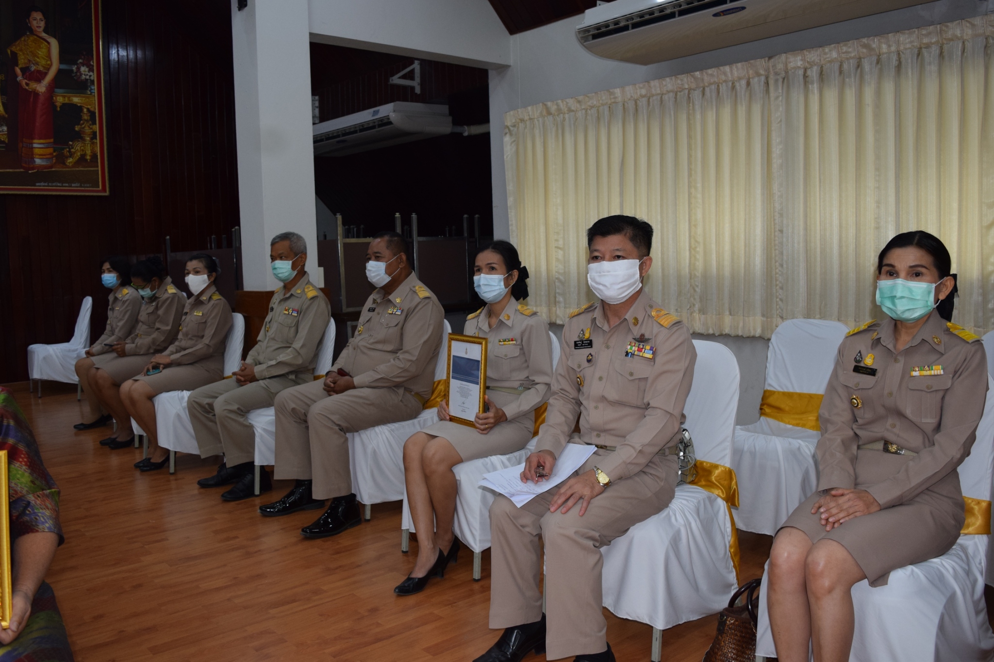 ? จังหวัดขอนแก่น : จัดพิธีลงนามถวายพระพรชัยมงคล สมเด็จพระเจ้าลูกเธอ เจ้าฟ้าสิริวัณณวรี นารีรัตนราชกัญญา เนื่องในโอกาสวันคล้ายวันประสูติ 8 มกราคม 2564 และพิธีมอบลายผ้า “ผ้ามัดหมี่ลายขอเจ้าฟ้าสิริวัณณวรีฯ” ?