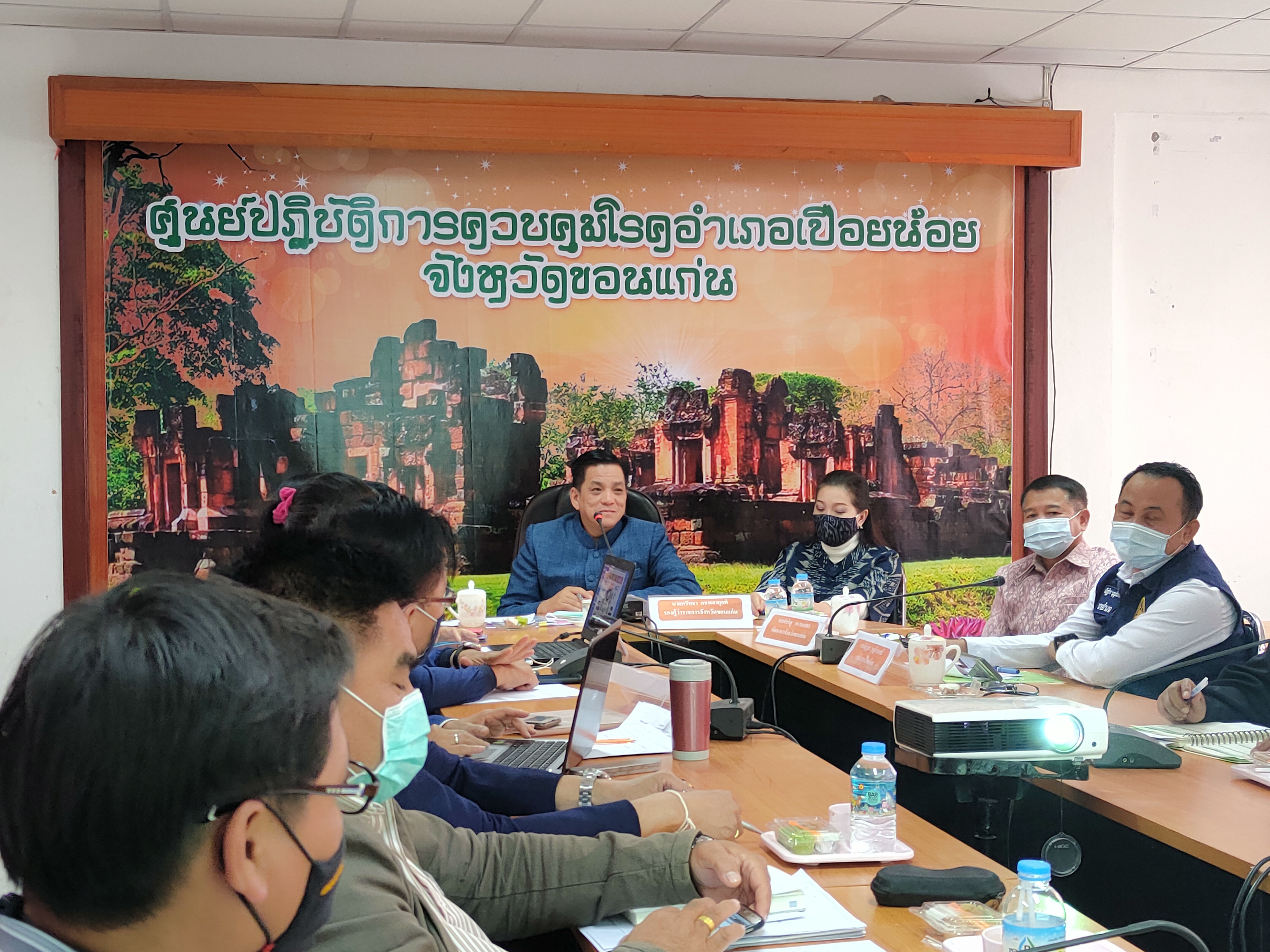 ?พช.ขอนแก่น : ติดตามดำเนินงานเขาเยี่ยมชมแปลงผักเพื่อสร้างความมั่นคงทางอาหาร (Food bank) ณ บ้านหนองบัวน้อย ม.4 ตำบลสระแก้ว และเยี่ยมครัวเรือนยากจนตามโครการคู่เสี่ยวเกี่ยวก้อยแก้จนคนขอนแก่น และโครงการปิดทองหลังพระ แปลงผักปลอดภัย เพื่อสร้างความมั่นคงทางอาหาร บ้านเปือยน้อย ม.2 ตำบลเปือยน้อย อำเภอเปือยน้อย?