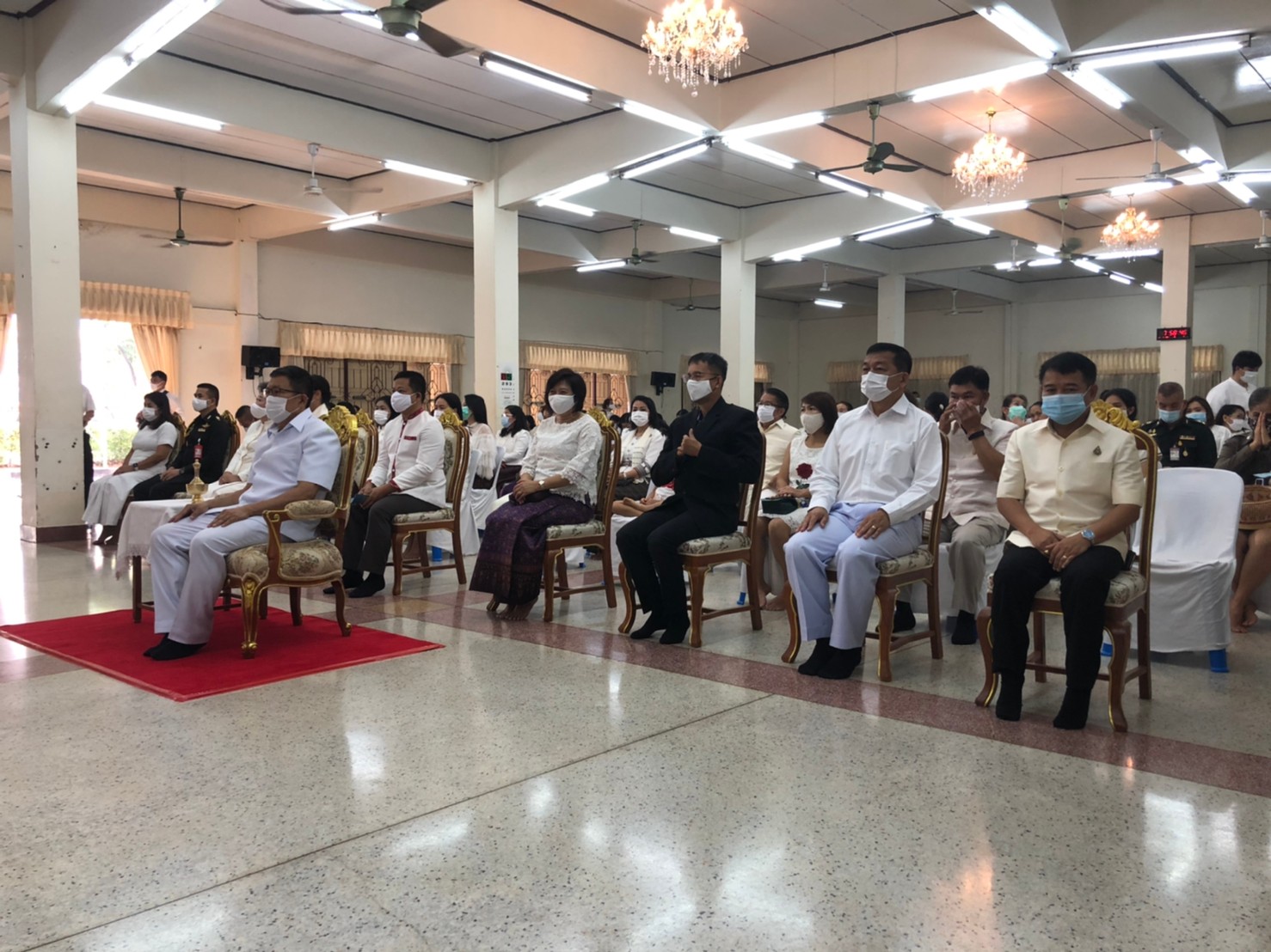 ?พช.ขอนแก่น ร่วมพิธีทำบุญตักบาตร พิธีเจริญพระพุทธมนต์ฯ เนื่องในเทศกาลวันมาฆบูชา จังหวัดขอนแก่น ปี2564 ?