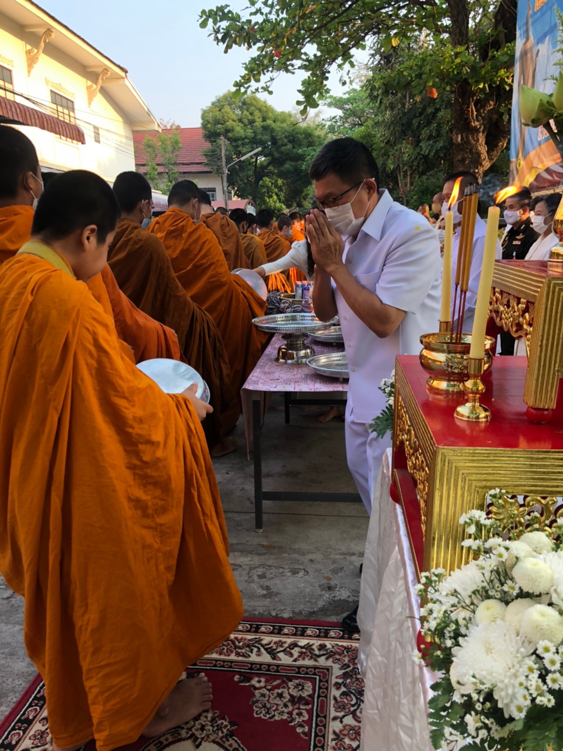 ?พช.ขอนแก่น ร่วมพิธีทำบุญตักบาตร พิธีเจริญพระพุทธมนต์ฯ เนื่องในเทศกาลวันมาฆบูชา จังหวัดขอนแก่น ปี2564 ?