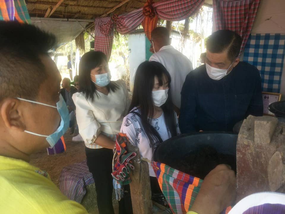 ?ผู้บริหารขอนแก่น  ติดตามการดำเนินงาน​ครัวเรือนต้นแบบ​ โคก​ หนอง ​นา ​โมเดล และโครงการคู่เสี่ยวเกี่ยวก้อยแก้จนคนขอนแก่น อำเภอชุมแพ?