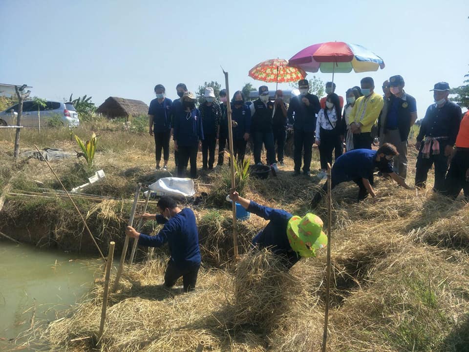 ?ผู้บริหารขอนแก่น  ติดตามการดำเนินงาน​ครัวเรือนต้นแบบ​ โคก​ หนอง ​นา ​โมเดล และโครงการคู่เสี่ยวเกี่ยวก้อยแก้จนคนขอนแก่น อำเภอชุมแพ?