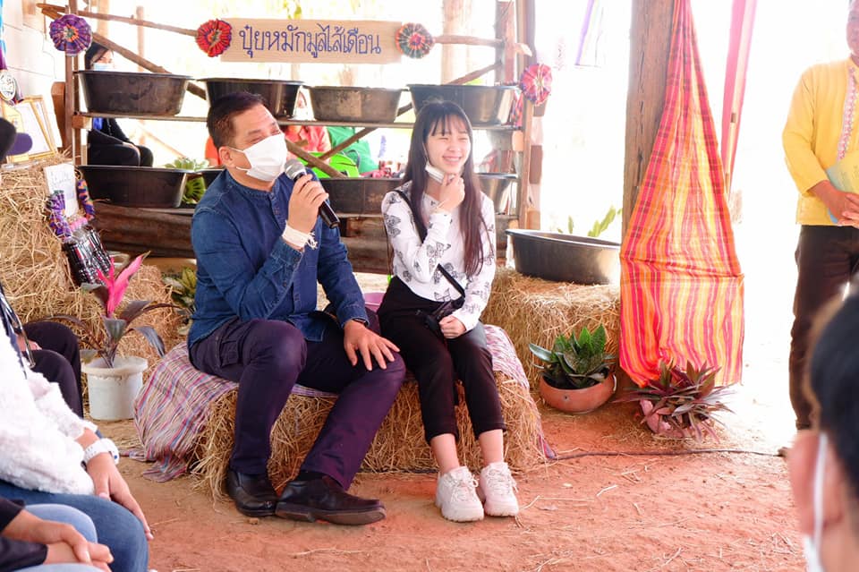 ?ผู้บริหารขอนแก่น  ติดตามการดำเนินงาน​ครัวเรือนต้นแบบ​ โคก​ หนอง ​นา ​โมเดล และโครงการคู่เสี่ยวเกี่ยวก้อยแก้จนคนขอนแก่น อำเภอชุมแพ?
