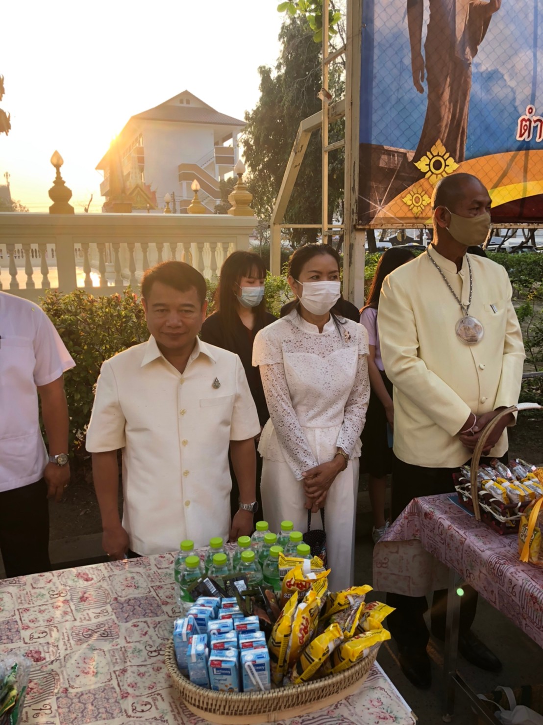 ?พช.ขอนแก่น ร่วมพิธีทำบุญตักบาตร พิธีเจริญพระพุทธมนต์ฯ เนื่องในเทศกาลวันมาฆบูชา จังหวัดขอนแก่น ปี2564 ?