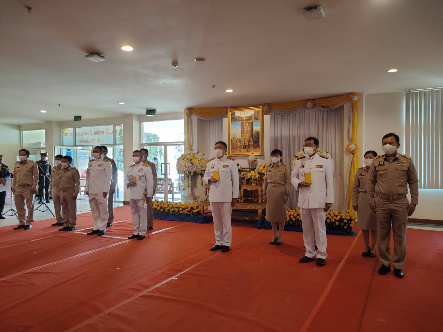 ?พช.ขอนแก่น ร่วมพิธีมอบปฎิทินหลวงพุทธศักราช 2564 พระราชทานสำหรับความสุขปีใหม่?