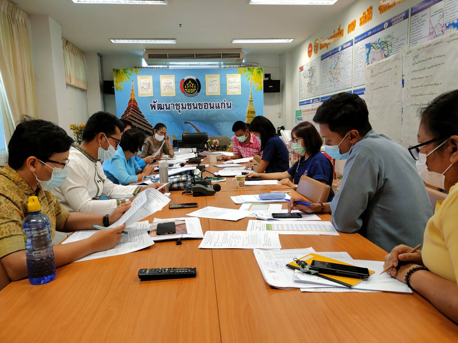 ?พช.ขอนแก่น ดำเนินการประชุมคณะทำงานเพื่อจัดทำตัวชี้วัดและค่าเป้าหมายการประเมินผลการปฏิบัติราชการ สำนักงานพัฒนาชุมชนจังหวัดขอนแก่น ประจำปีงบประมาณ พ.ศ. 2564 ?