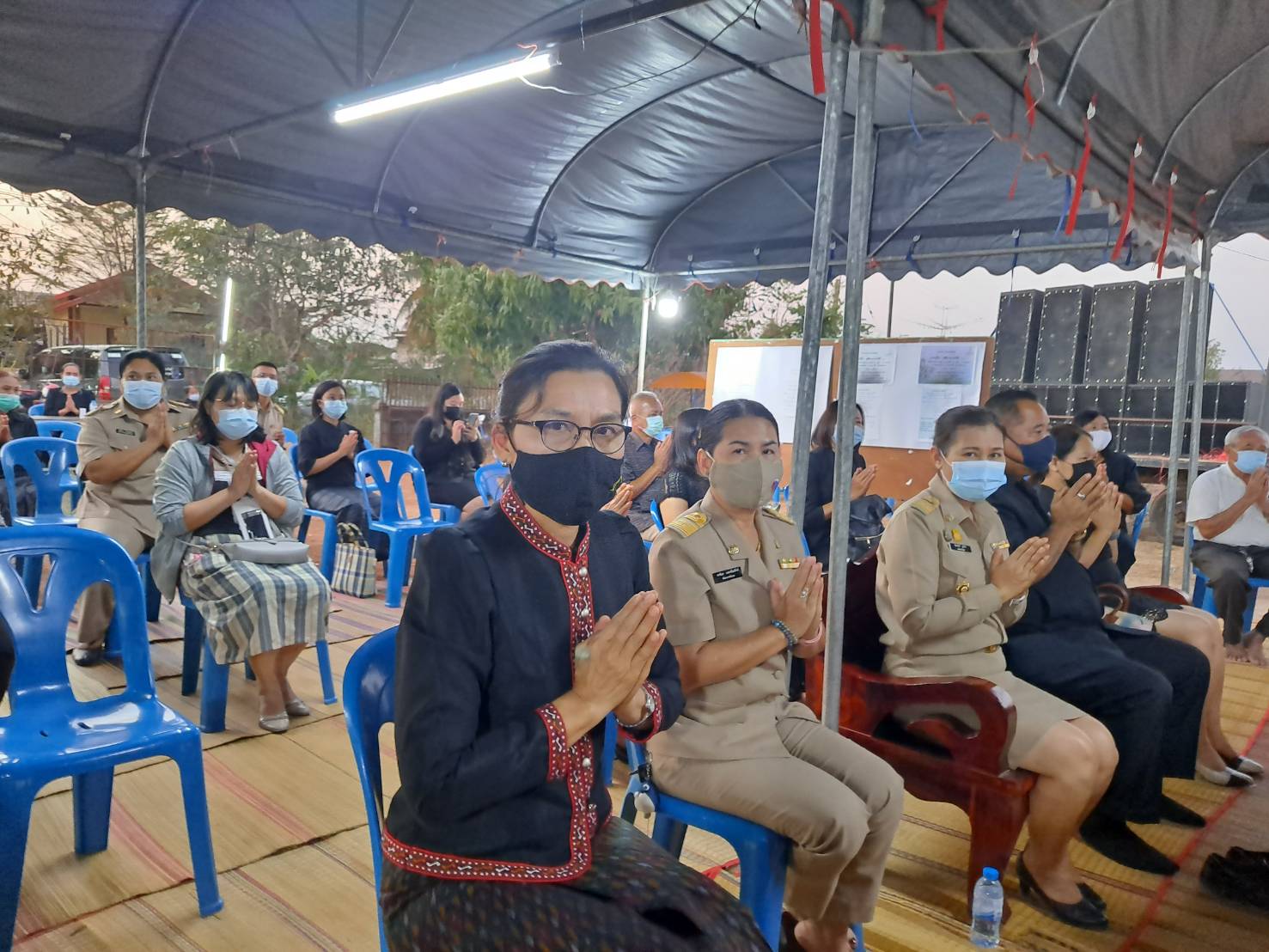 ?พช.ขอนแก่น ร่วมเป็นเจ้าภาพสวดพระอภิธรรม นางสาวณัฐิดา สัชญาญาณโชติ ตำแหน่ง เจ้าพนักงานพัฒนาชุมชนชำนาญงาน สำนักงานพัฒนาชุมชนอำเภอพระยืน จังหวัดขอนแก่น?