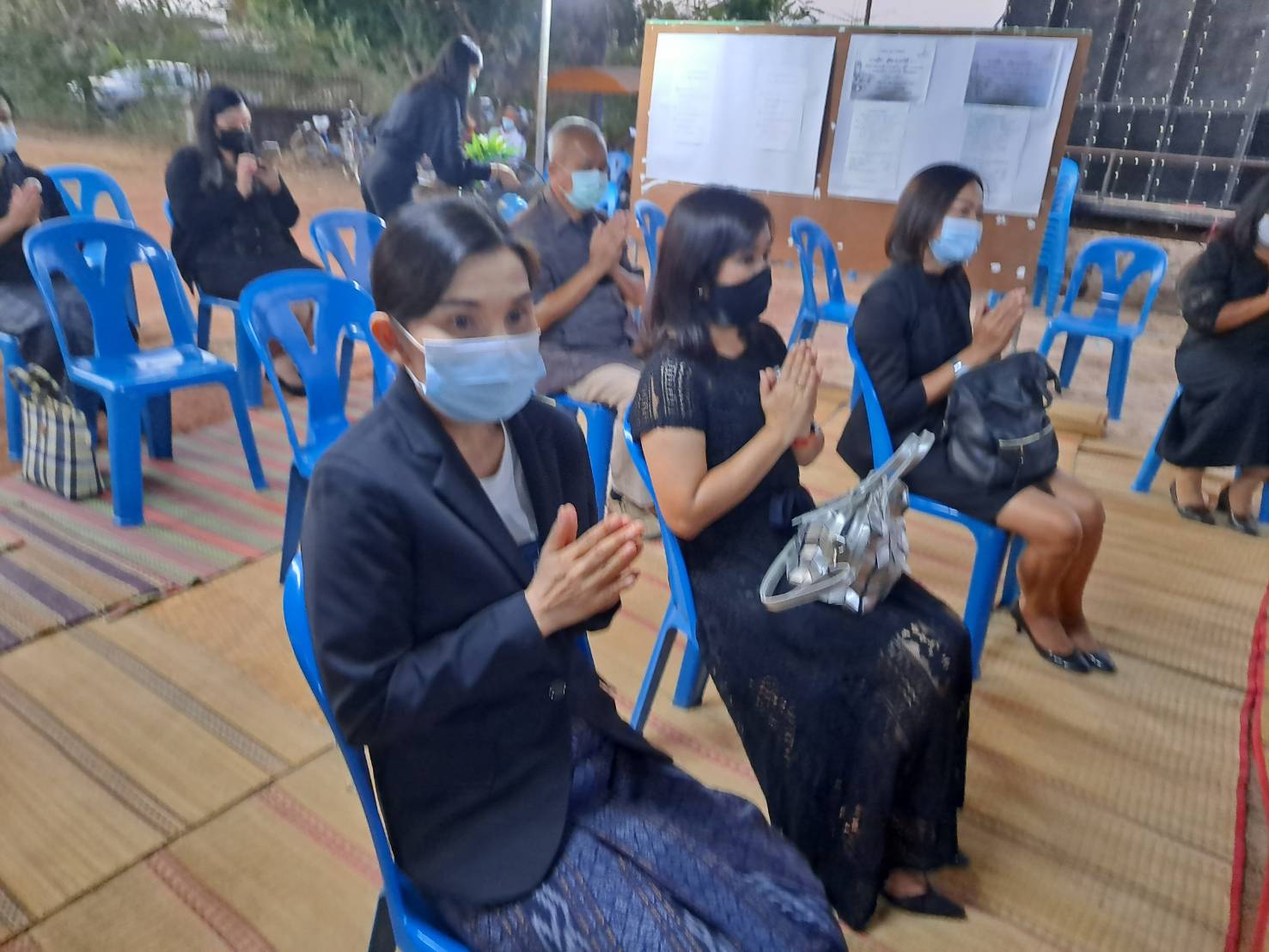 ?พช.ขอนแก่น ร่วมเป็นเจ้าภาพสวดพระอภิธรรม นางสาวณัฐิดา สัชญาญาณโชติ ตำแหน่ง เจ้าพนักงานพัฒนาชุมชนชำนาญงาน สำนักงานพัฒนาชุมชนอำเภอพระยืน จังหวัดขอนแก่น?