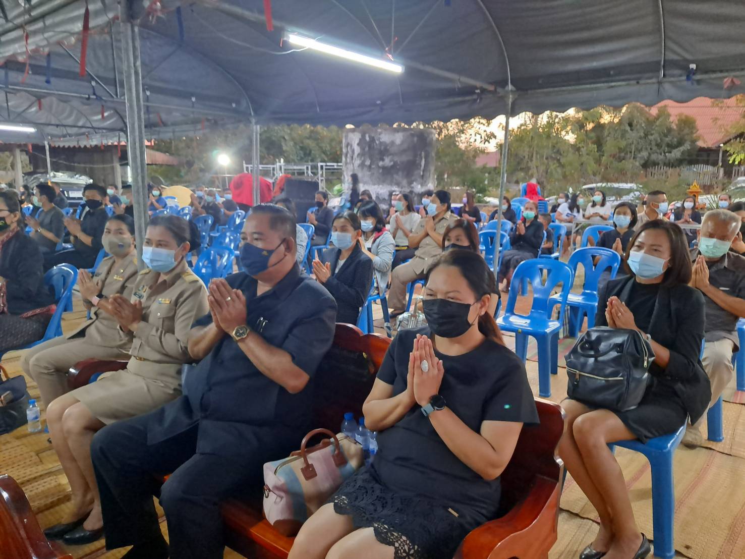 ?พช.ขอนแก่น ร่วมเป็นเจ้าภาพสวดพระอภิธรรม นางสาวณัฐิดา สัชญาญาณโชติ ตำแหน่ง เจ้าพนักงานพัฒนาชุมชนชำนาญงาน สำนักงานพัฒนาชุมชนอำเภอพระยืน จังหวัดขอนแก่น?