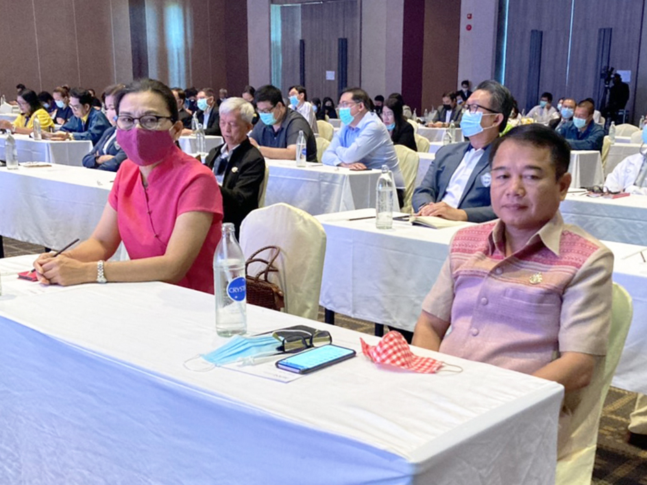 ?พช.ขอนแก่น เข้าร่วมแลกเปลี่ยนการสัมมานาและเสวนา กิจกรรมสัมมนา13 ปี อีสานบิซสู่การเปลี่ยนแปลงเพื่อเสริมพลัสมาร์ทซิตี้และเศรษฐกิจอีสาน?